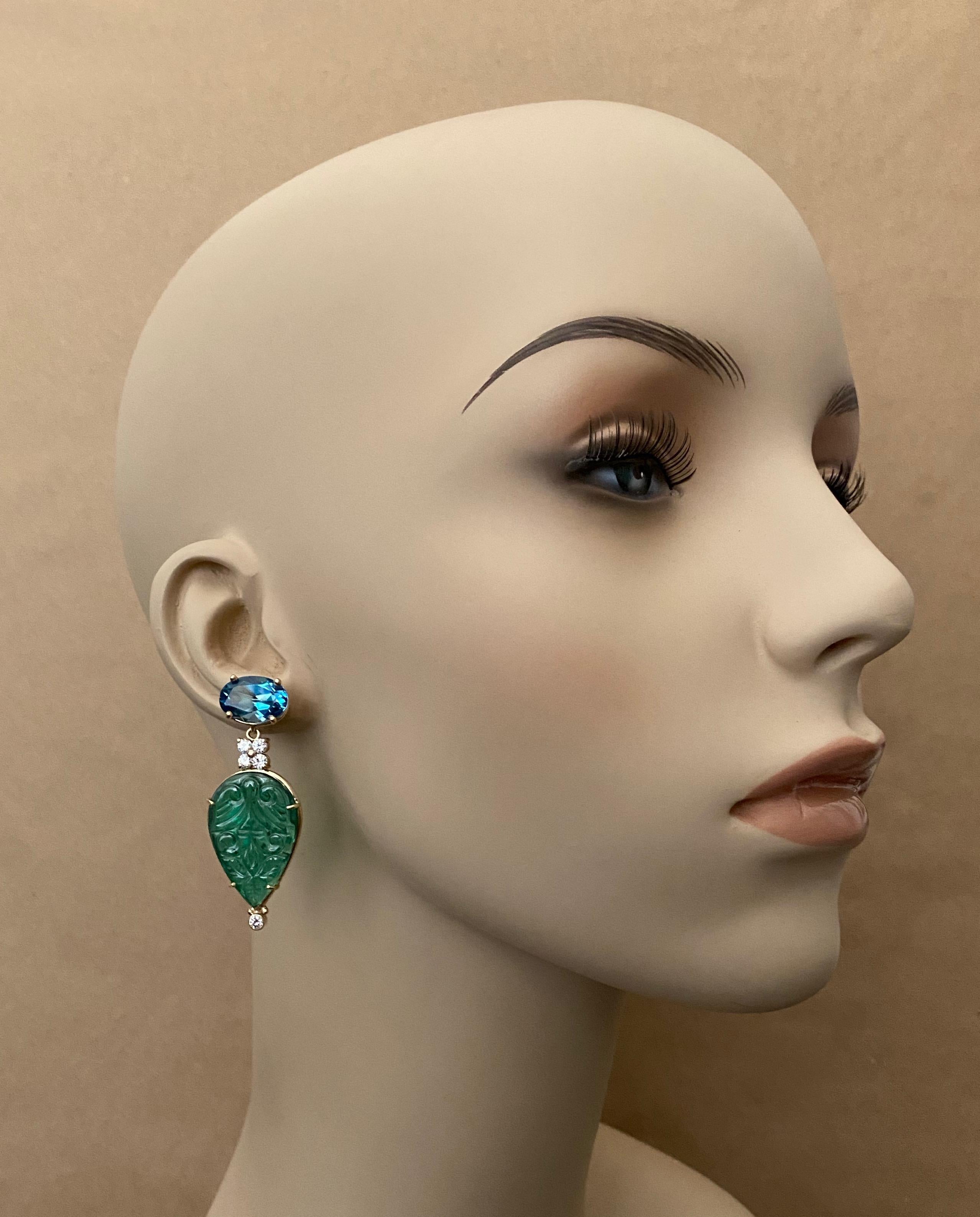 Contemporain Michael Kneebone Boucles d'oreilles pendantes en topaze bleue, diamant et quartz vert sculpté en vente