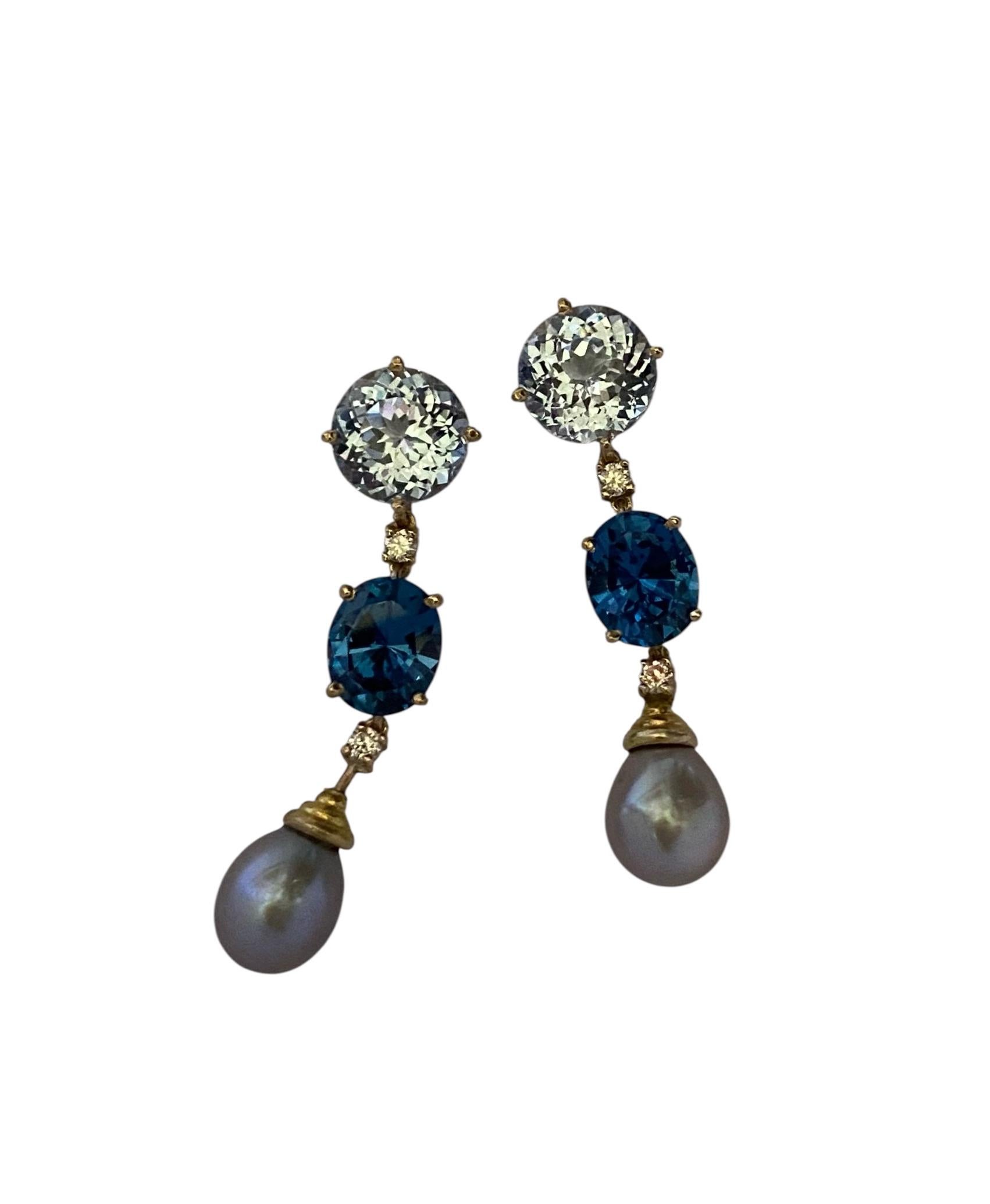 Michael Kneebone - Boucles d'oreilles pendantes en topaze bleue, diamant et perle en vente 1