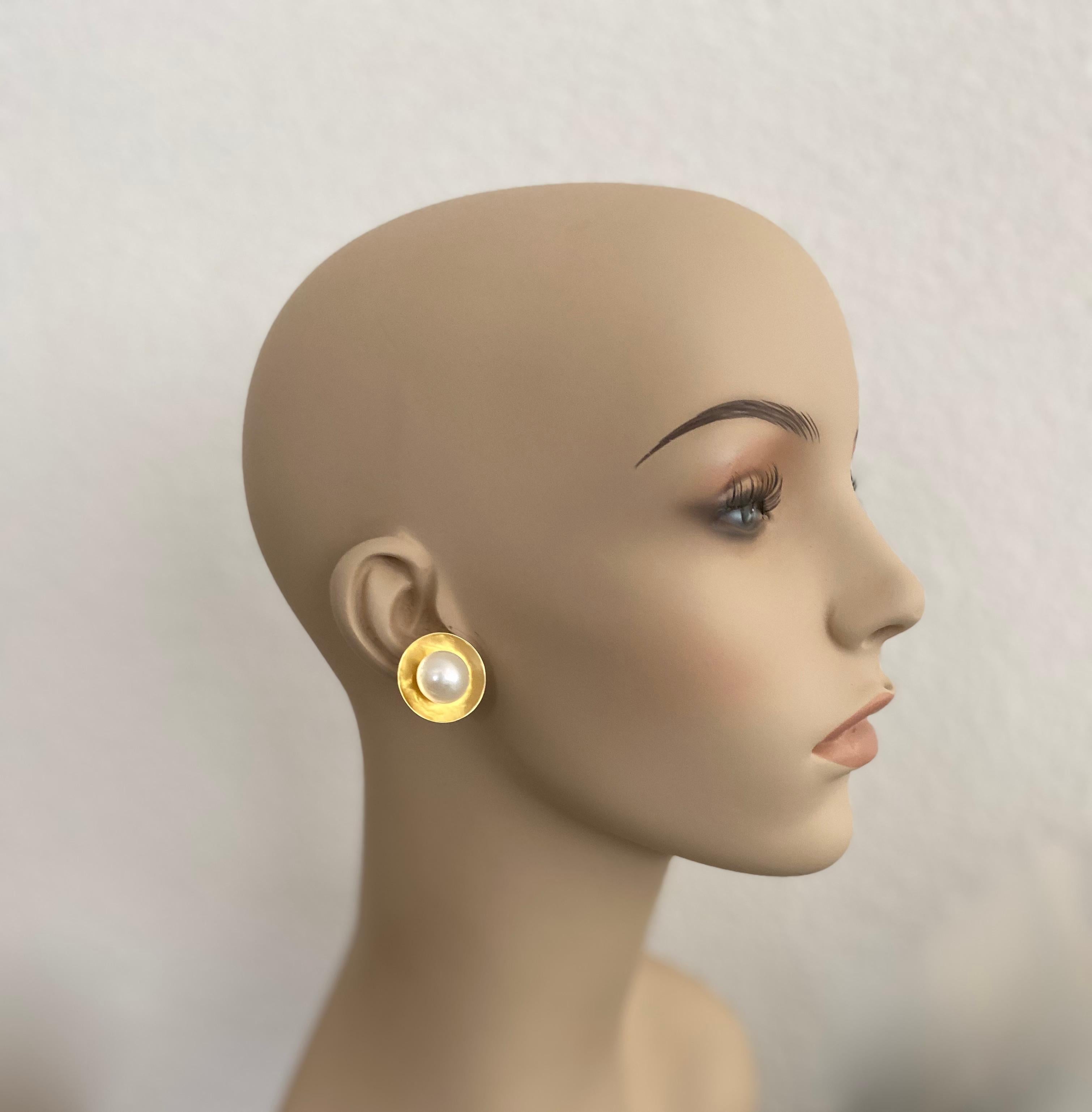 Michael Knöchelknopf Perle 18k Gelbgold Ohrringe 2