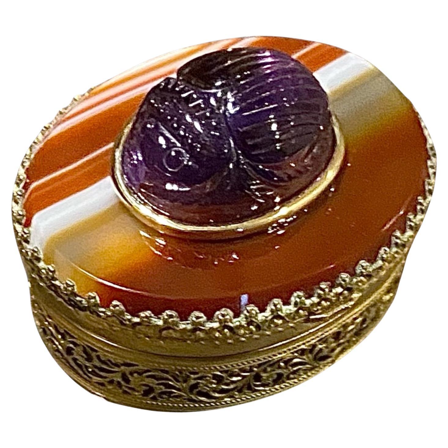 Michael Kneebone Améthyste sculptée Scarabée Agate bandé Bronze doré Boîte à bagues