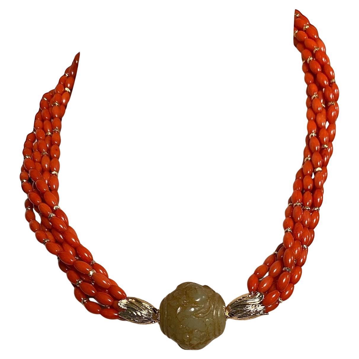 Michael Kneebone - Collier torsade en jadite jaune sculptée et corail en vente