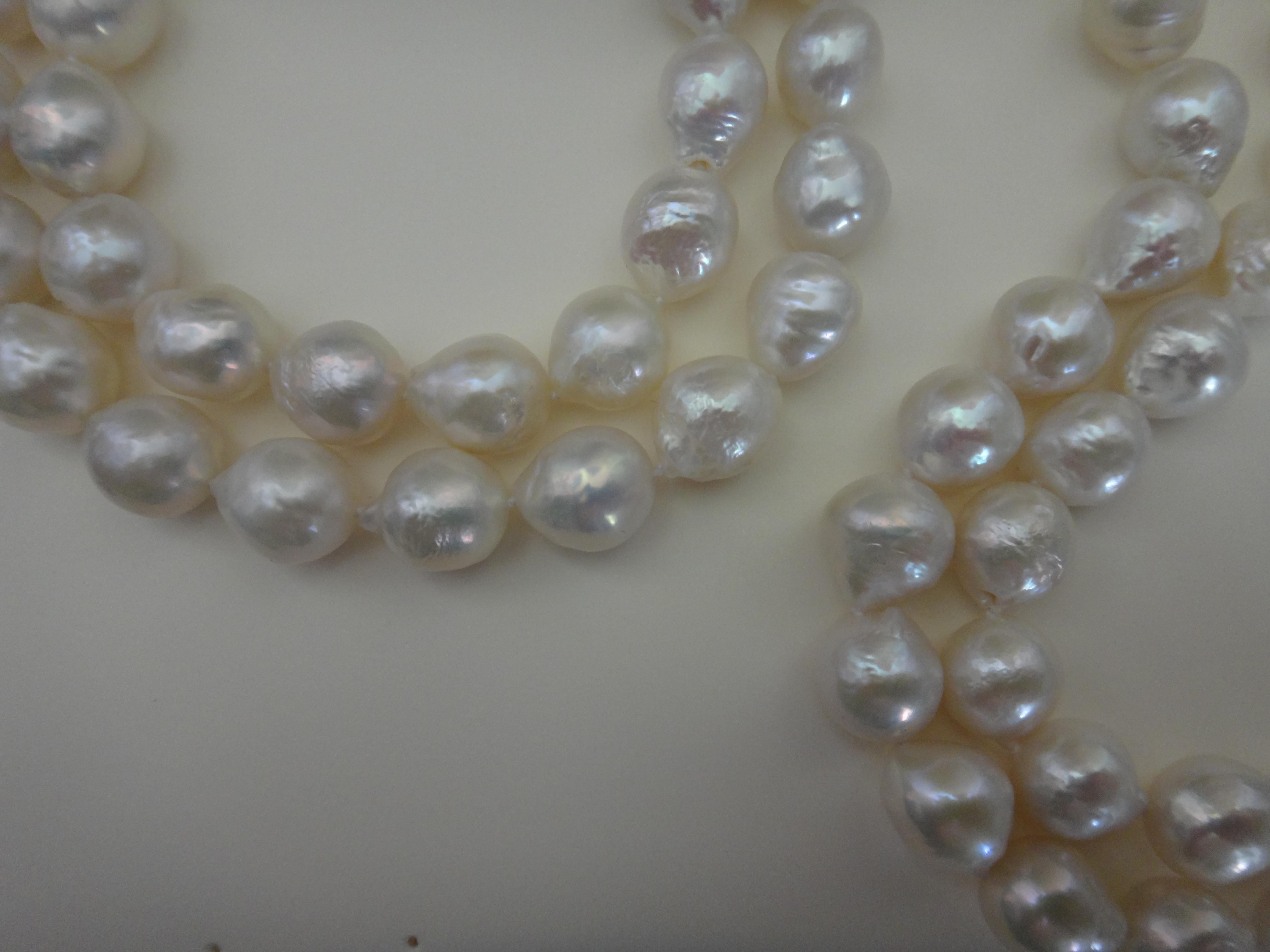Michael Kneebone Doppelreihige weiße Kasumi-Perlenkette im Angebot 4