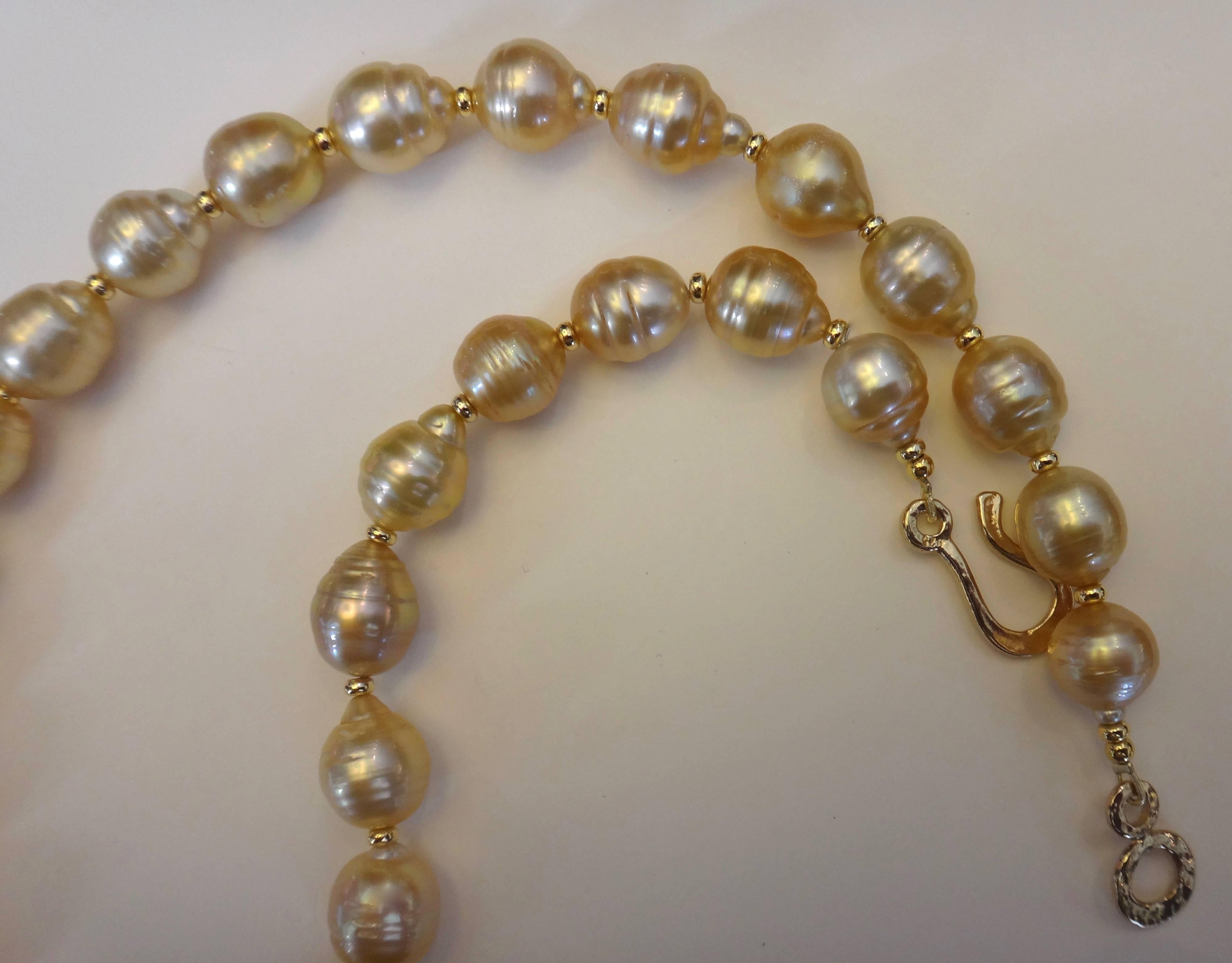 indonesian pearl necklace