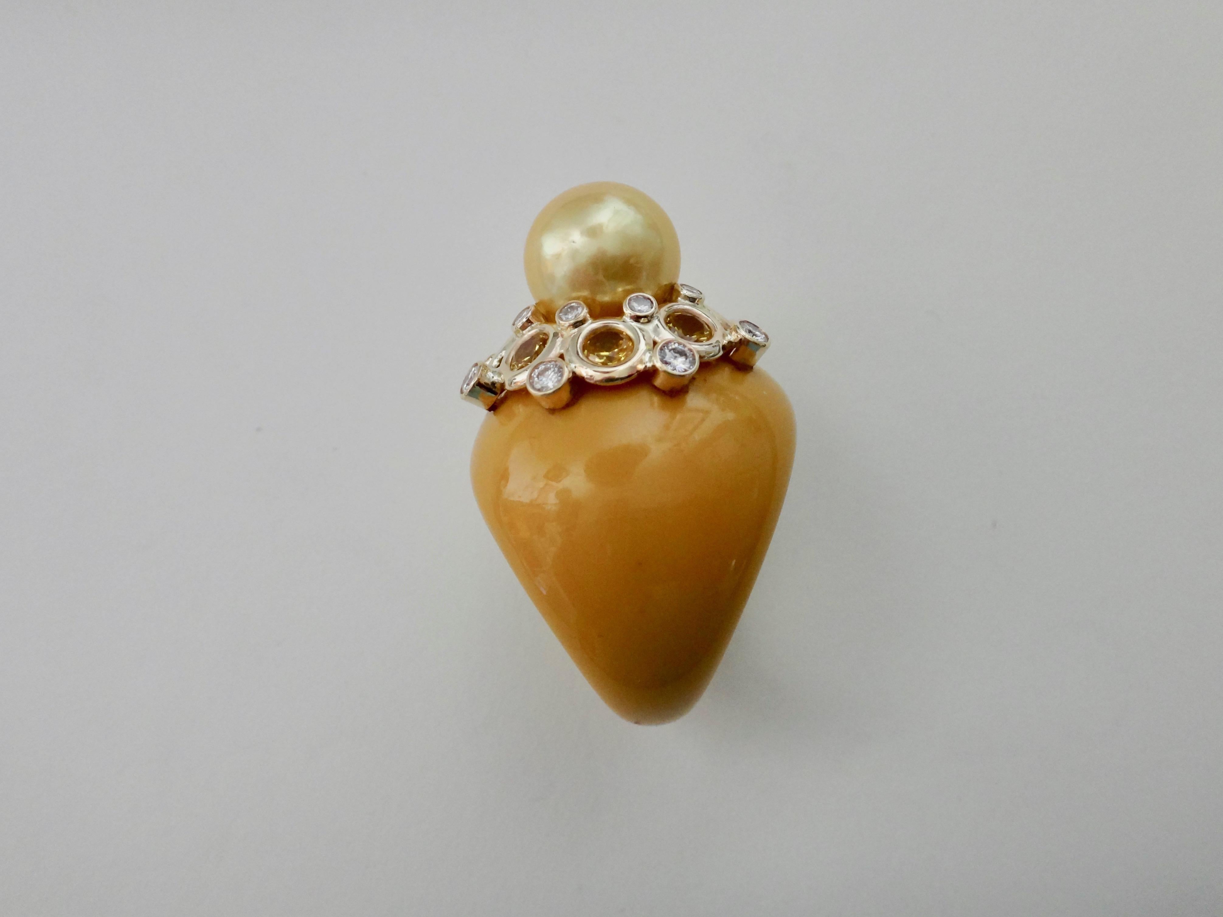 Michael Kneebone Golden South Seas Pearl Sapphire Diamond Bakelite Cocktail Ring For Sale 5