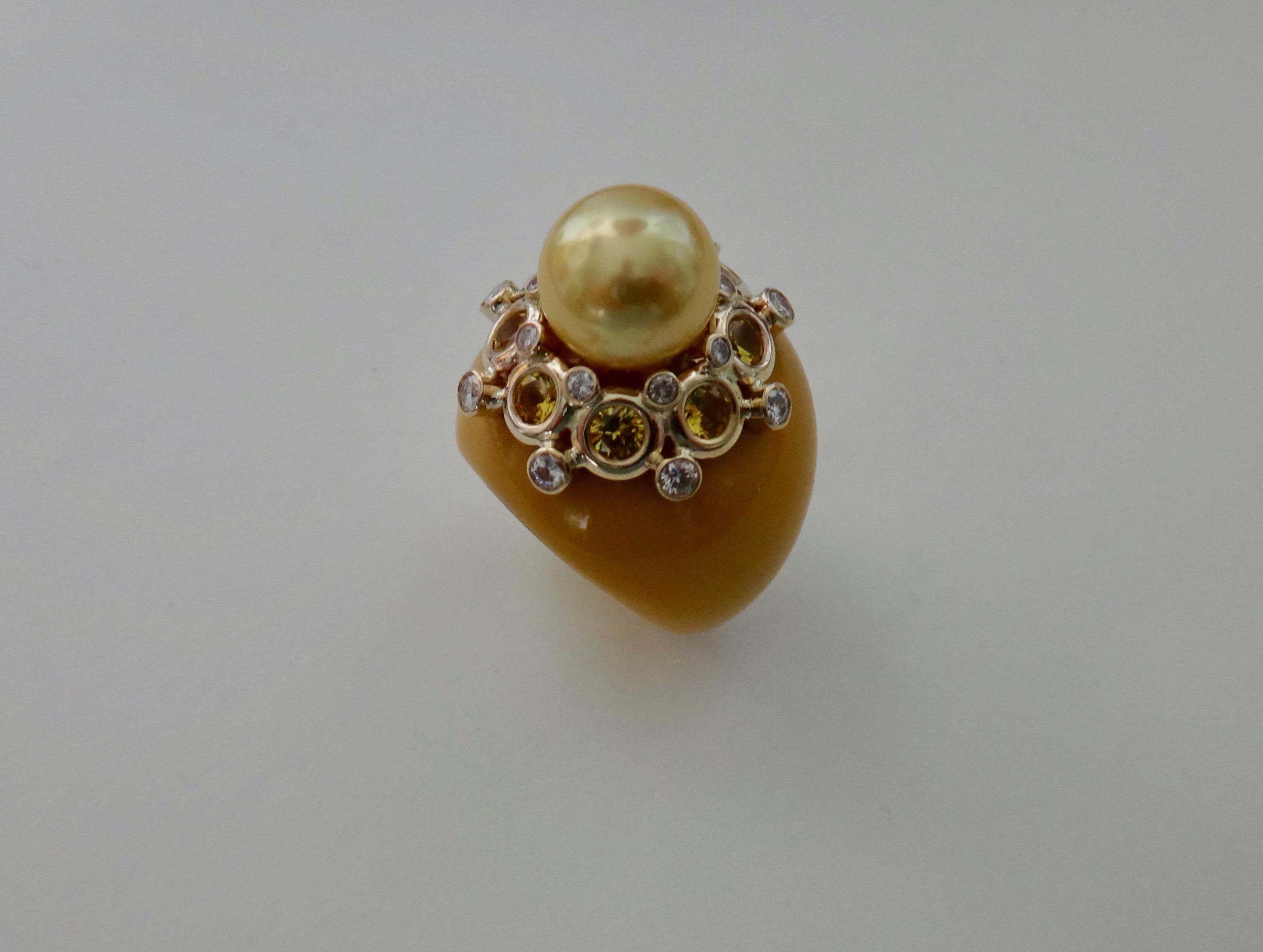 Michael Kneebone Golden South Seas Pearl Sapphire Diamond Bakelite Cocktail Ring In New Condition For Sale In Austin, TX