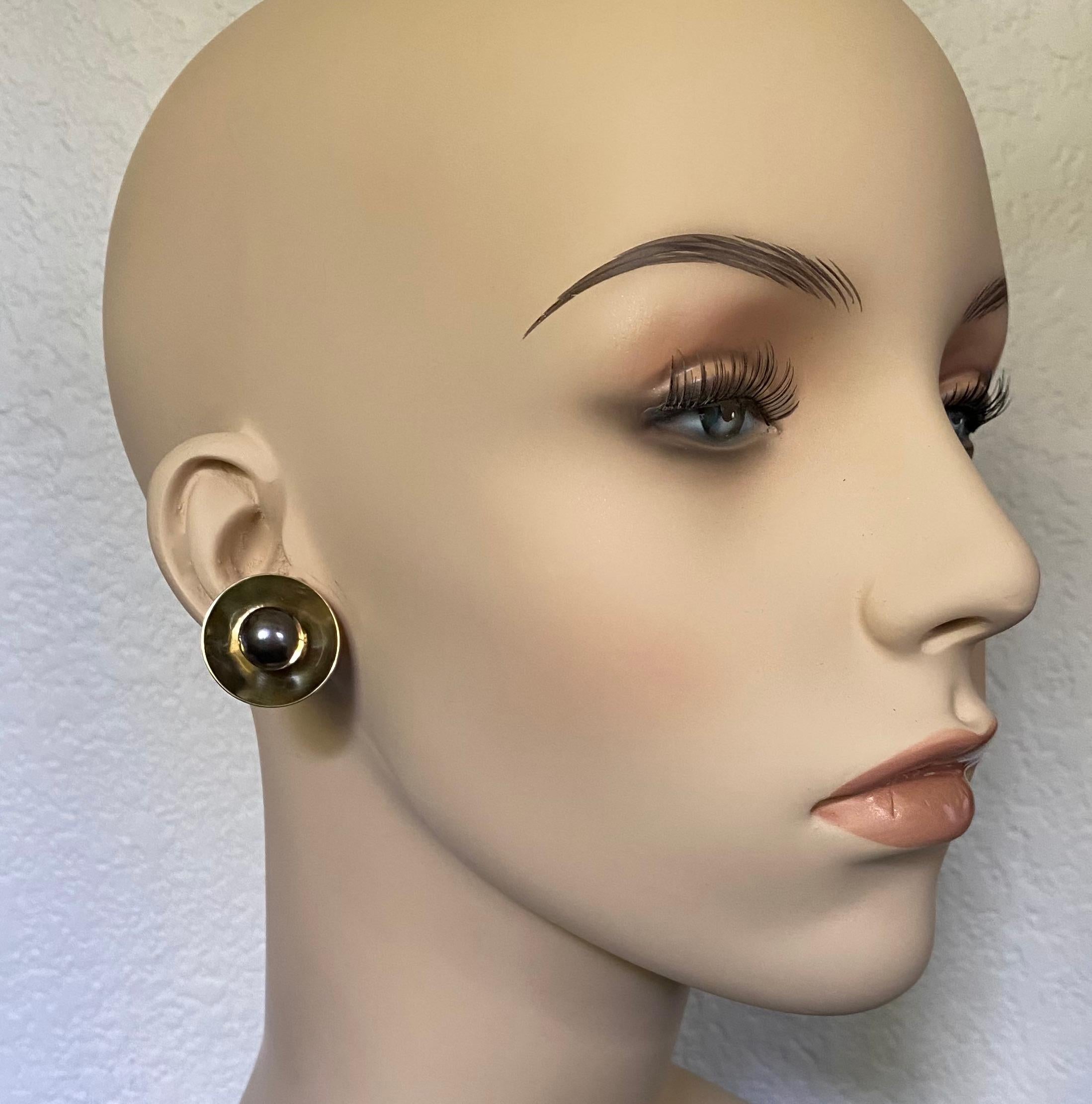 Round Cut Michael Kneebone Gray Tahitian Pearl 18k Yellow Gold Button Earrings