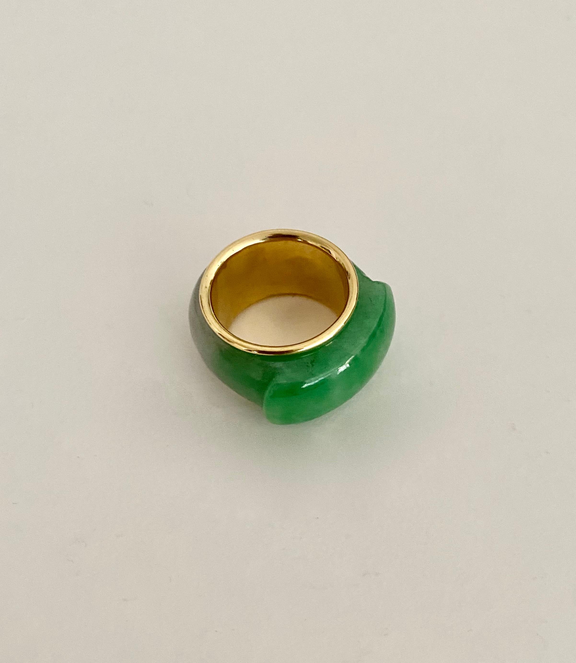 Michael Kneebone Green Burmese Jadeite 18k Yellow Gold Saddle Ring In New Condition In Austin, TX