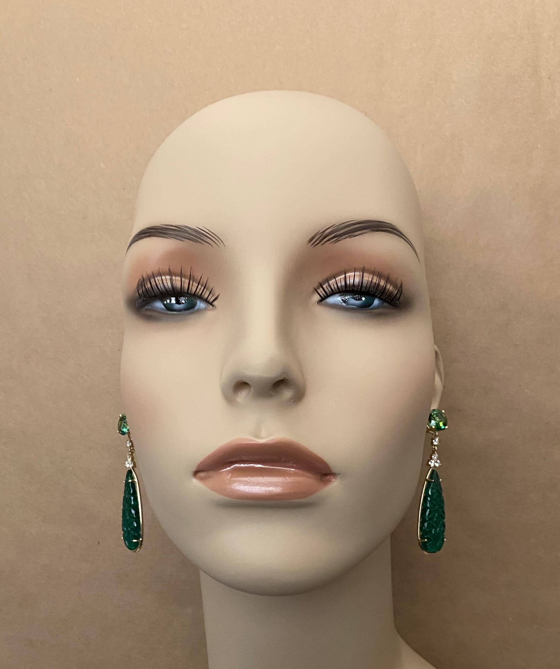 Michael Kneebone Boucles d'oreilles pendantes en topaze verte, diamant et onyx vert Pour femmes en vente