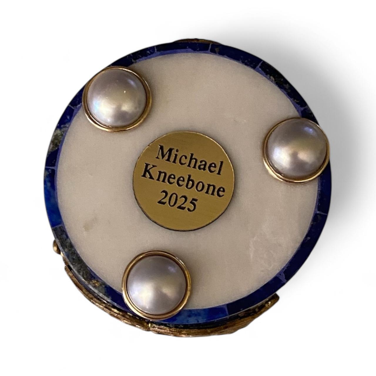 Women's or Men's Michael Kneebone Hardstone Cameo Lapis Lazuli Gold Gilt Bronze Pearl Ring Box For Sale