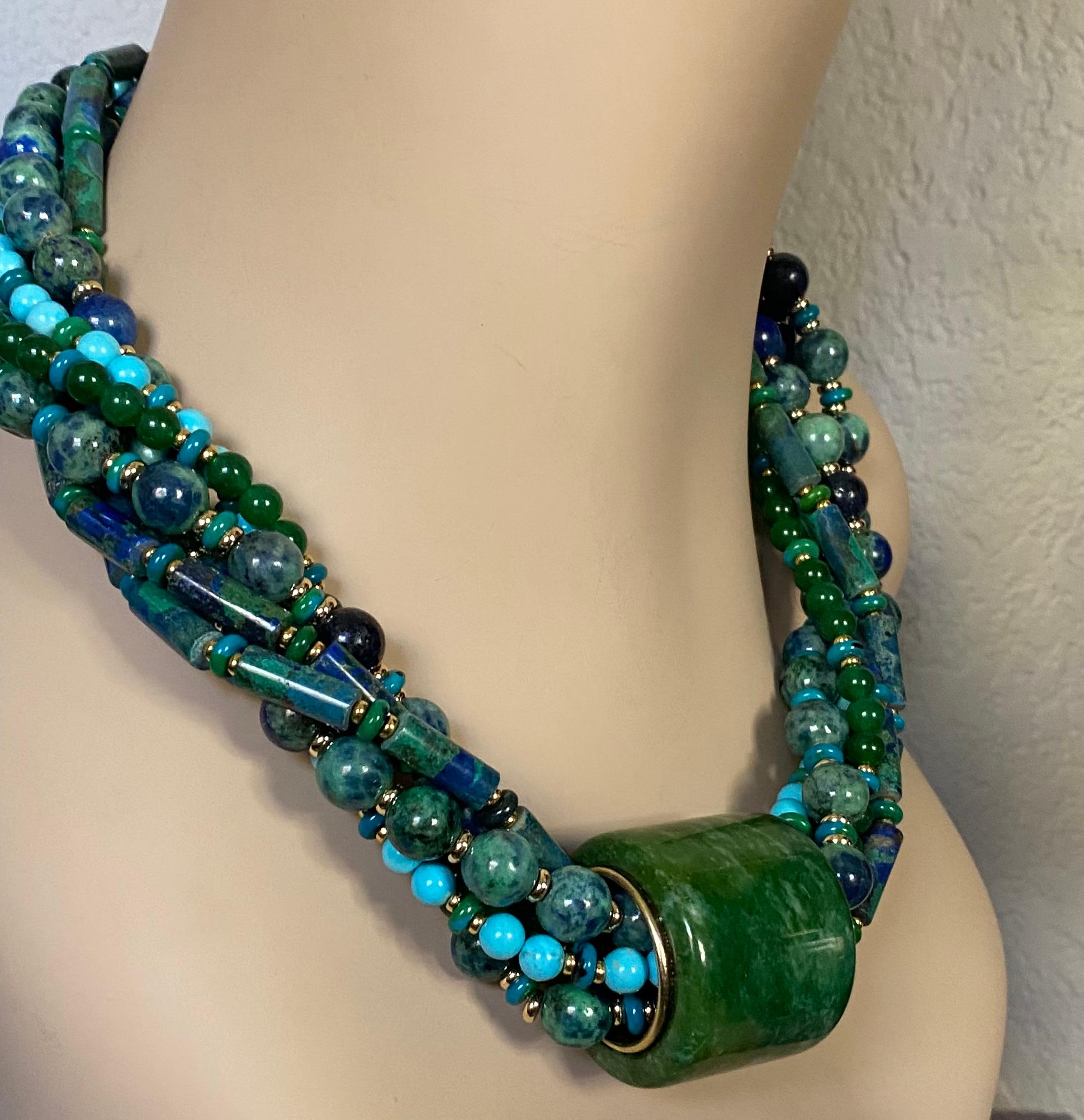 Contemporaneo Michael Kneebone Anello degli arcieri in giadeite Collana di perle miste a torsione in vendita