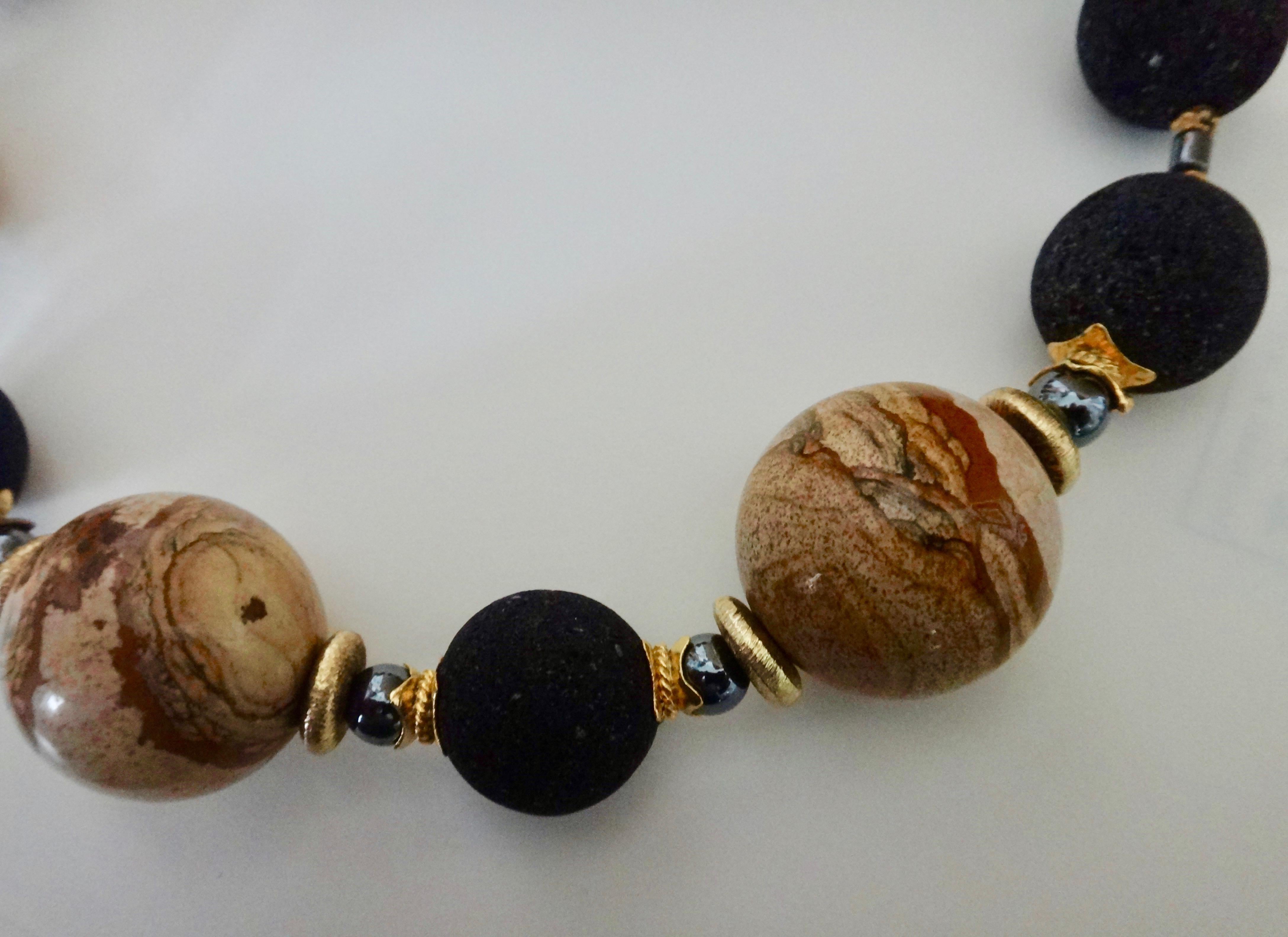 Michael Kneebone Collar de Cuentas de Hematites y Roca de Lava de Jaspe Contemporáneo en venta