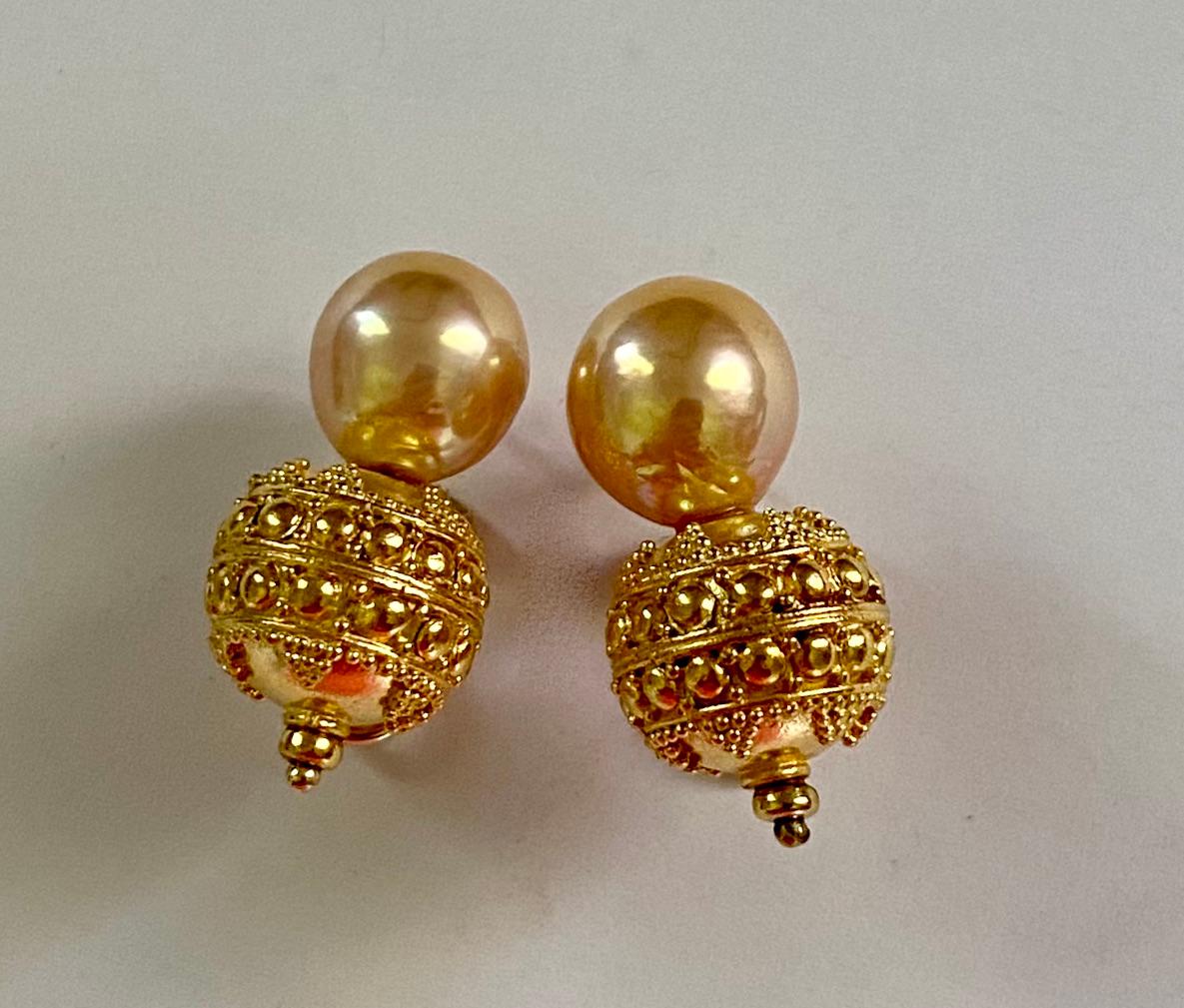 Women's Michael Kneebone Kasumi Pearl Granulated Bead Earring and Necklace Suite For Sale
