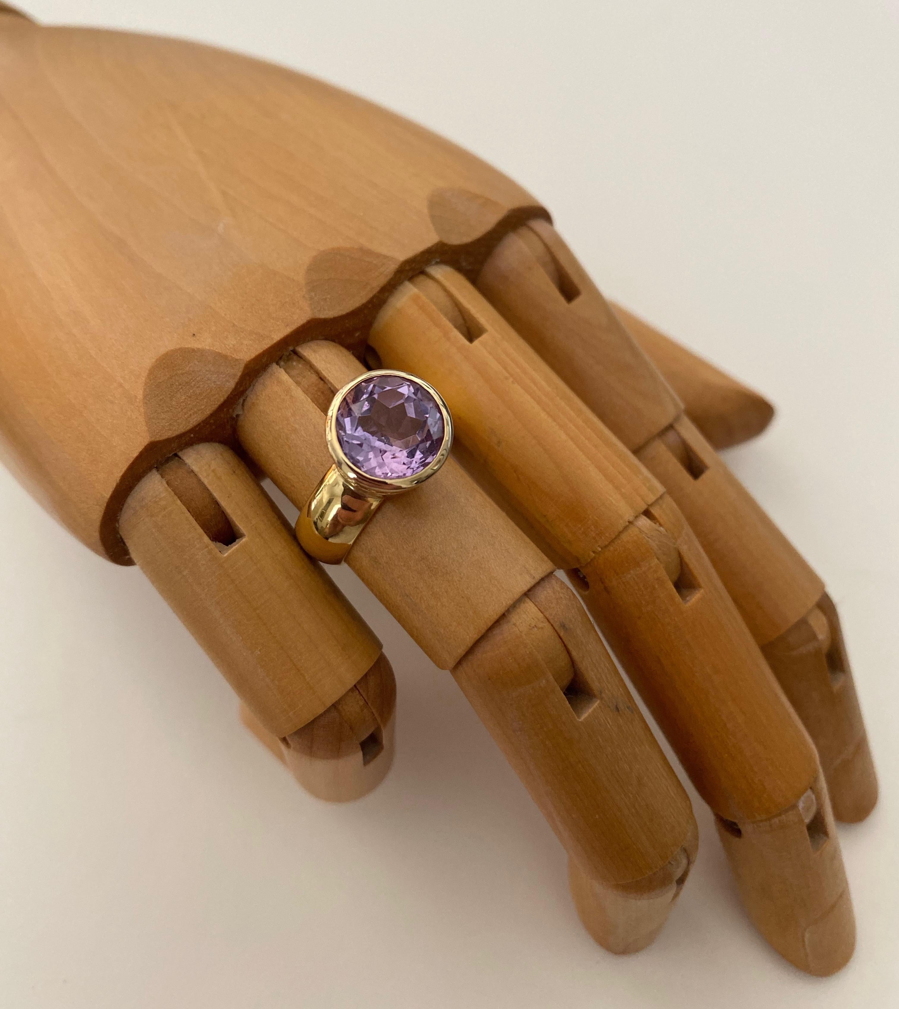 Brilliant Cut Michael Kneebone Lavender Spinel 18 Karat Gold Leah Ring