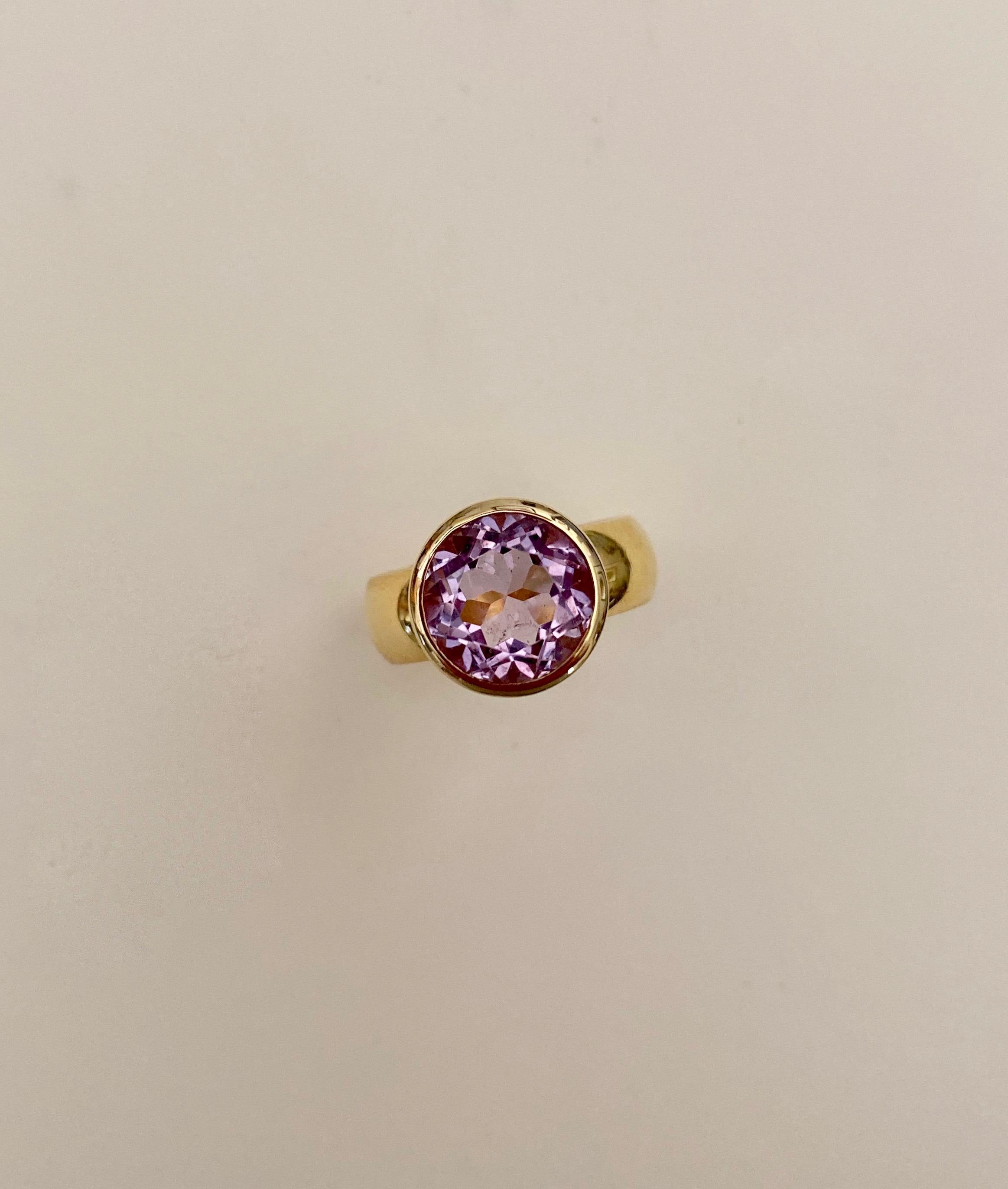 Michael Kneebone Lavender Spinel 18 Karat Gold Leah Ring In New Condition In Austin, TX