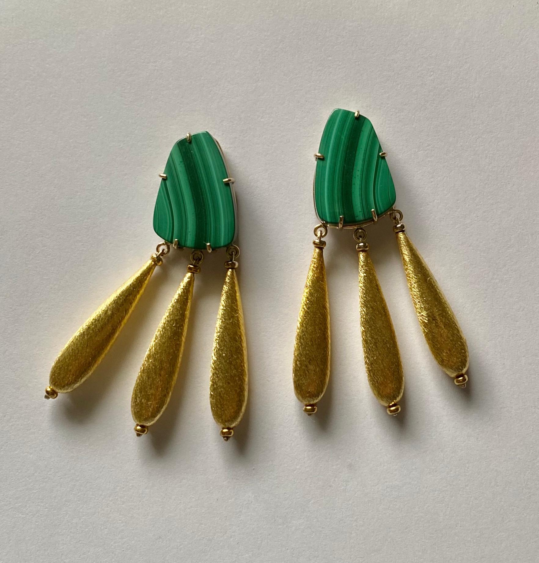 Pendientes colgantes Michael Kneebone de malaquita vermeil en Nuevo estado para la venta en Austin, TX