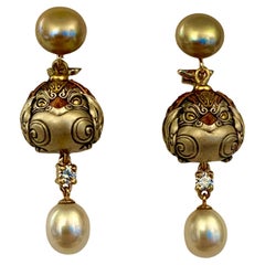 Michael Kneebone Pendants d'oreilles Ojime en métal mélangé