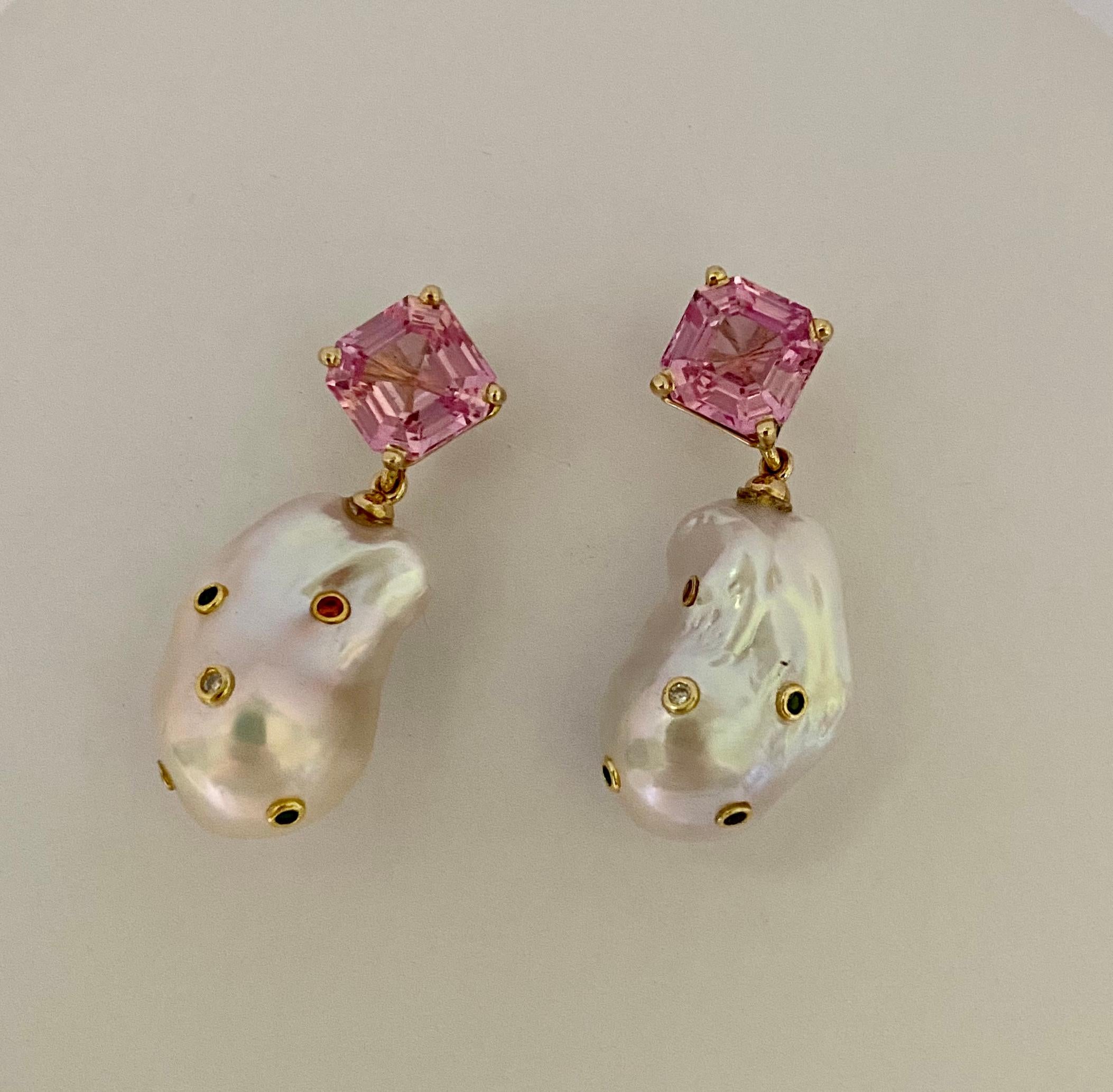 Orecchini a pendente con perle barocche di Michael Kneebone In condizioni Nuovo in vendita a Austin, TX