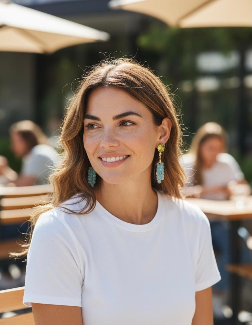 Donna Michael Kneebone Orecchini pendenti con diamante peridoto e topazio blu in vendita