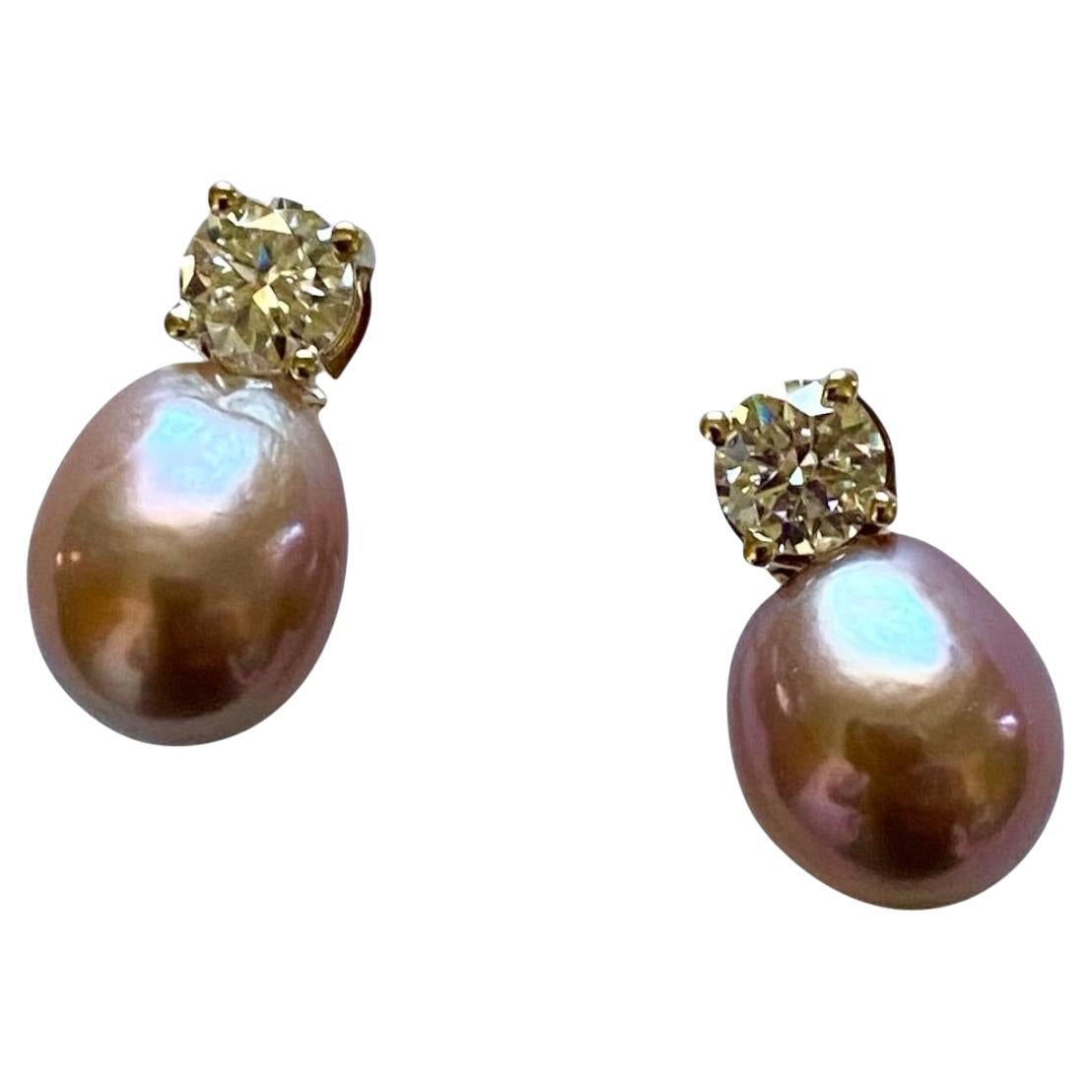 Orecchini a goccia di Michael Kneebone con perla rosa Kasumi e moissanite in vendita