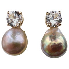 Michael Kneebone Pendants d'oreilles perles Kasumi roses et saphir blanc