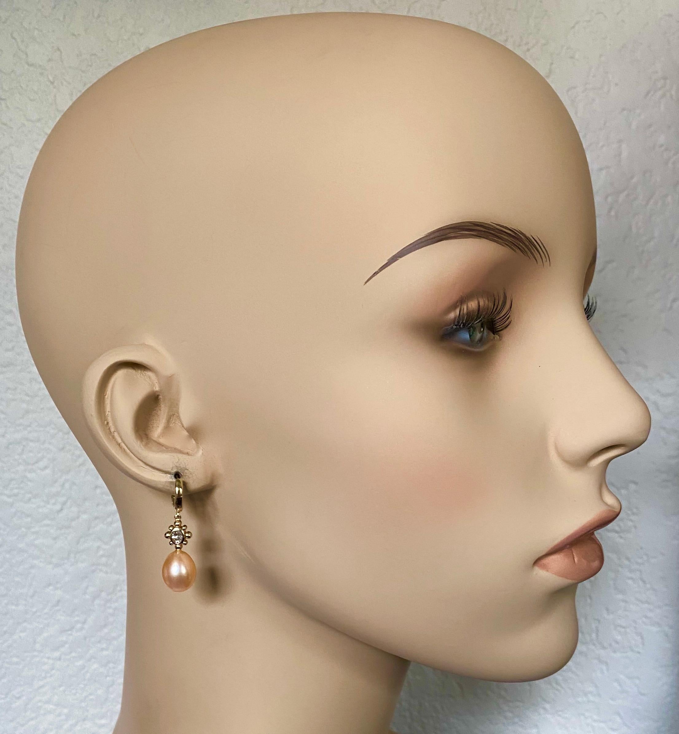 Michael Kneebone Ovale Diamant-Ohrringe mit rosa Perle (Zeitgenössisch) im Angebot