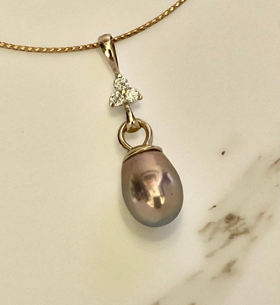 Contemporaneo Ciondolo con perla di Tahiti Pink Diamond di Michael Kneebone in vendita