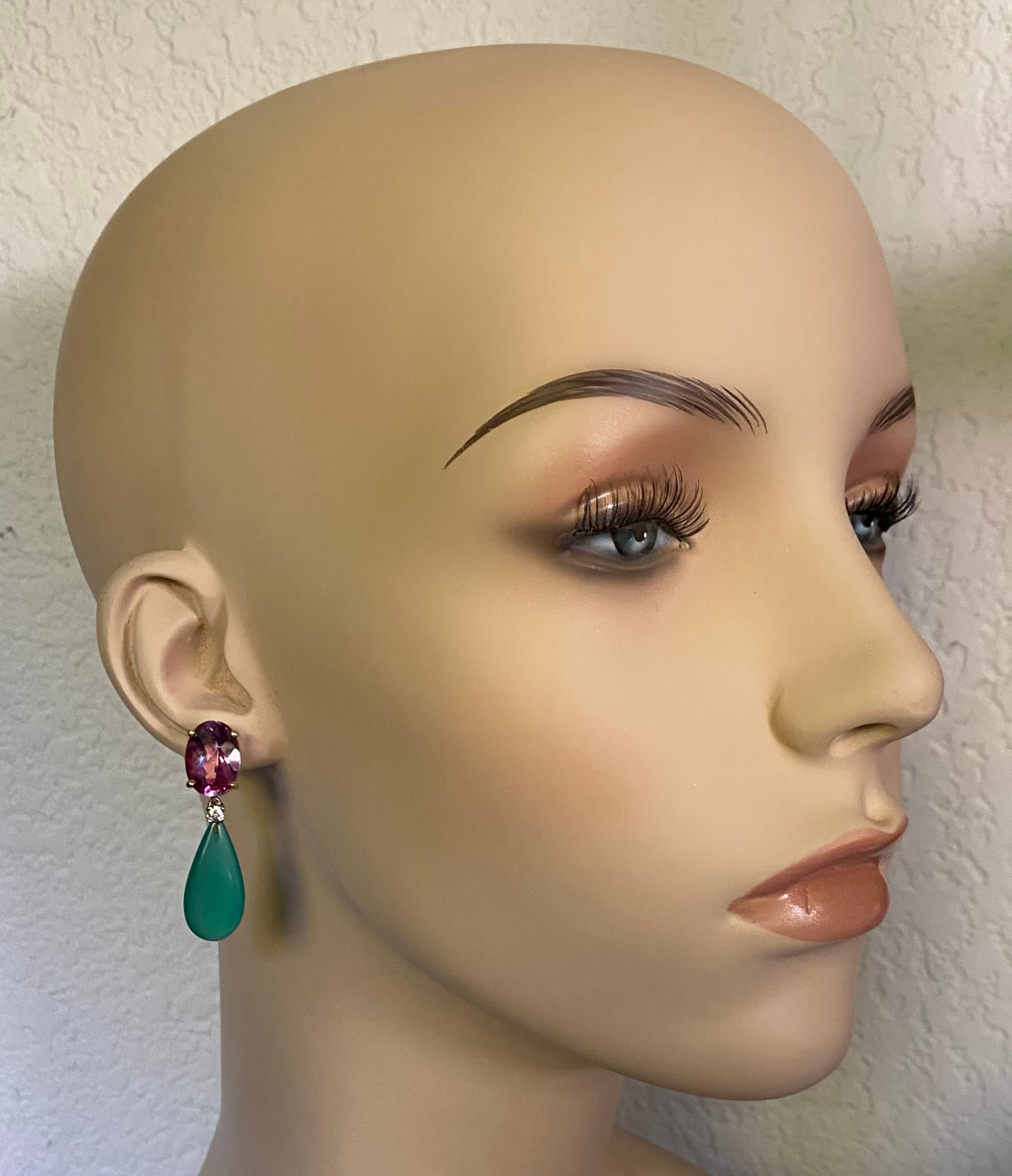 Contemporain Michael Kneebone Boucles d'oreilles pendantes en topaze rose, diamant et onyx vert en vente