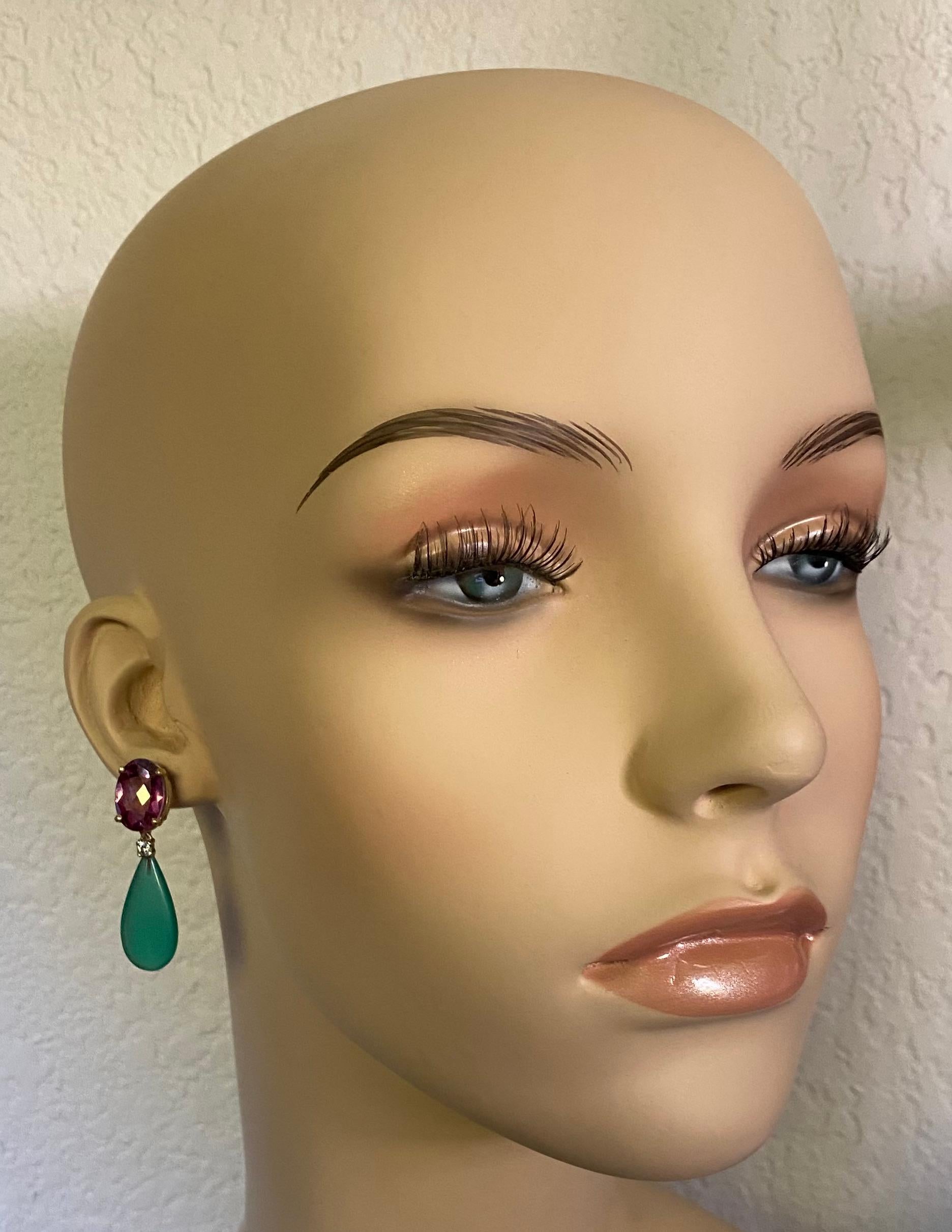 Michael Kneebone Boucles d'oreilles pendantes en topaze rose, diamant et onyx vert en vente 1