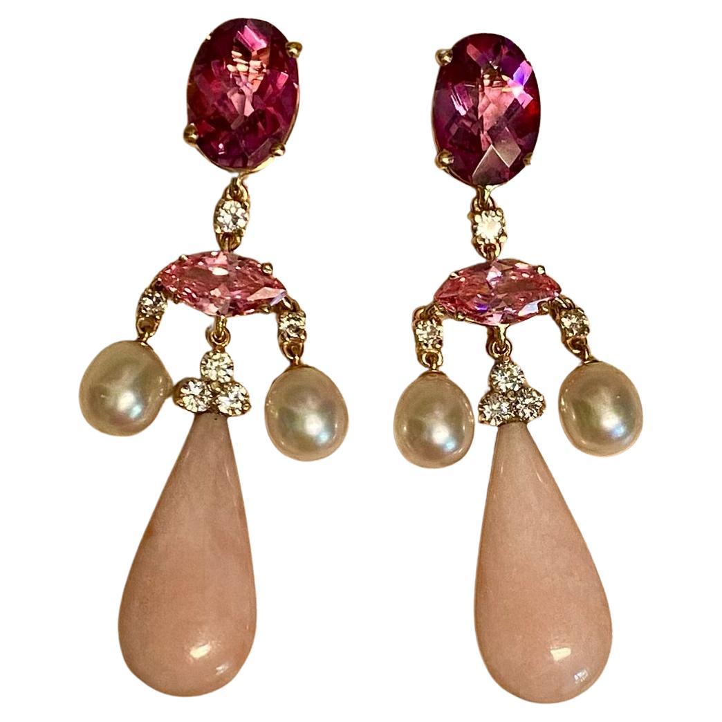 Michael Kneebone Boucles d'oreilles chandelier en topaze rose, tourmaline rose et opale en vente