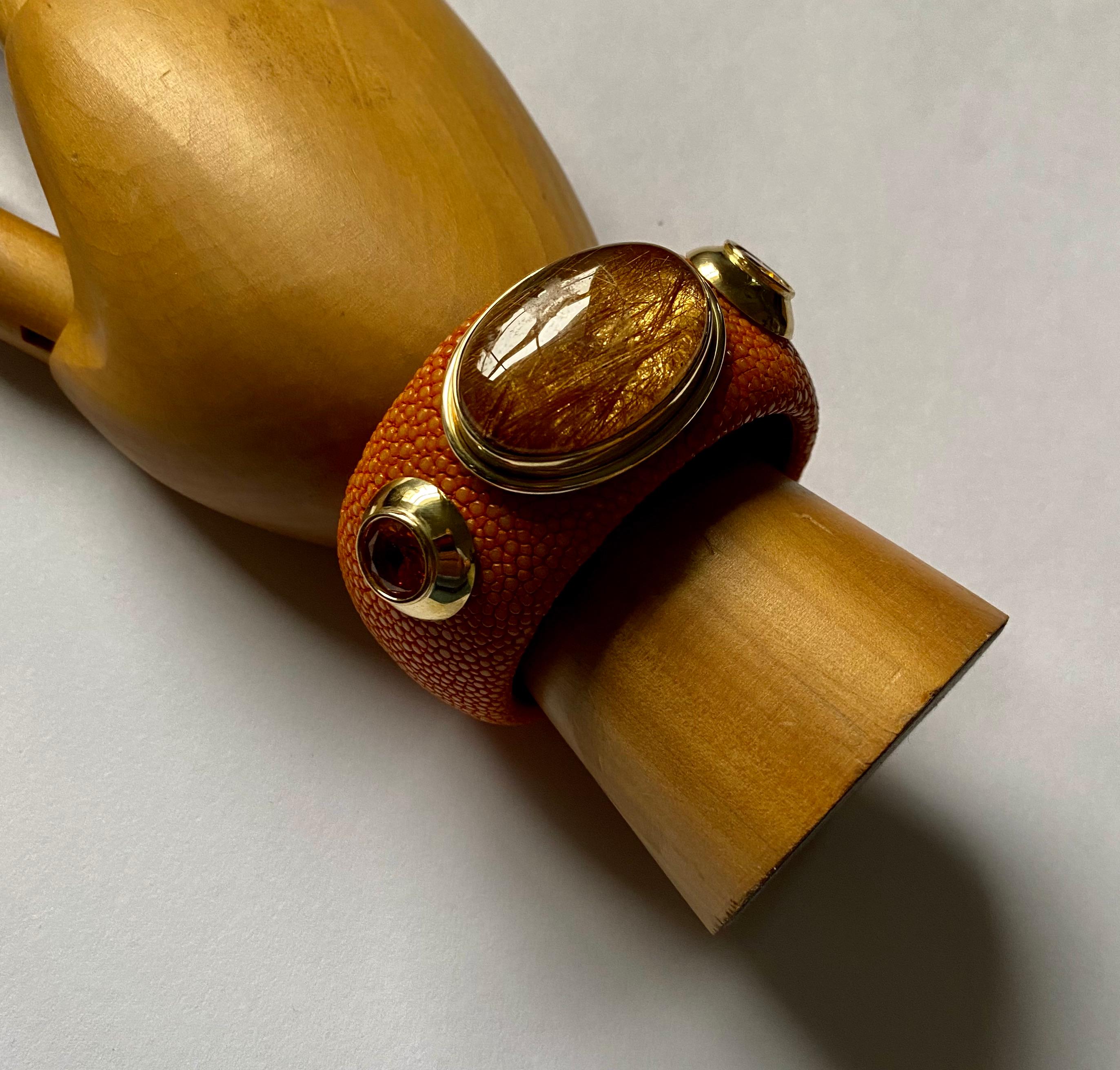 Michael Kneebone Bracciale con quarzo rutilato e topazio in oro 18 carati in vendita 1