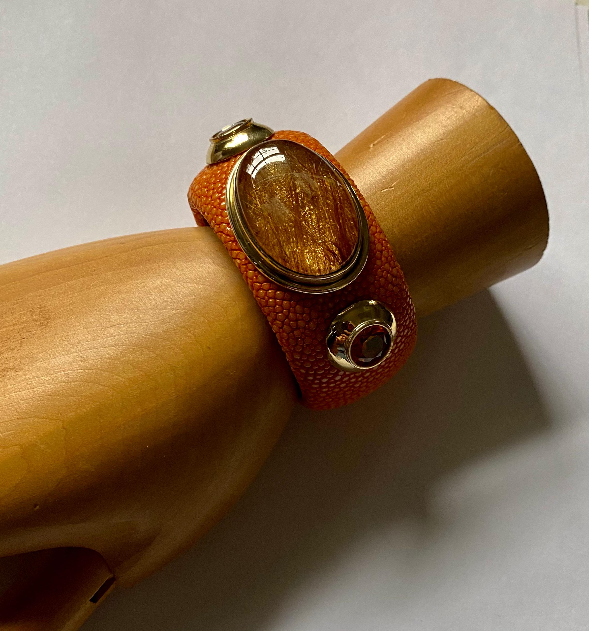 Michael Kneebone Bracciale con quarzo rutilato e topazio in oro 18 carati in vendita 3
