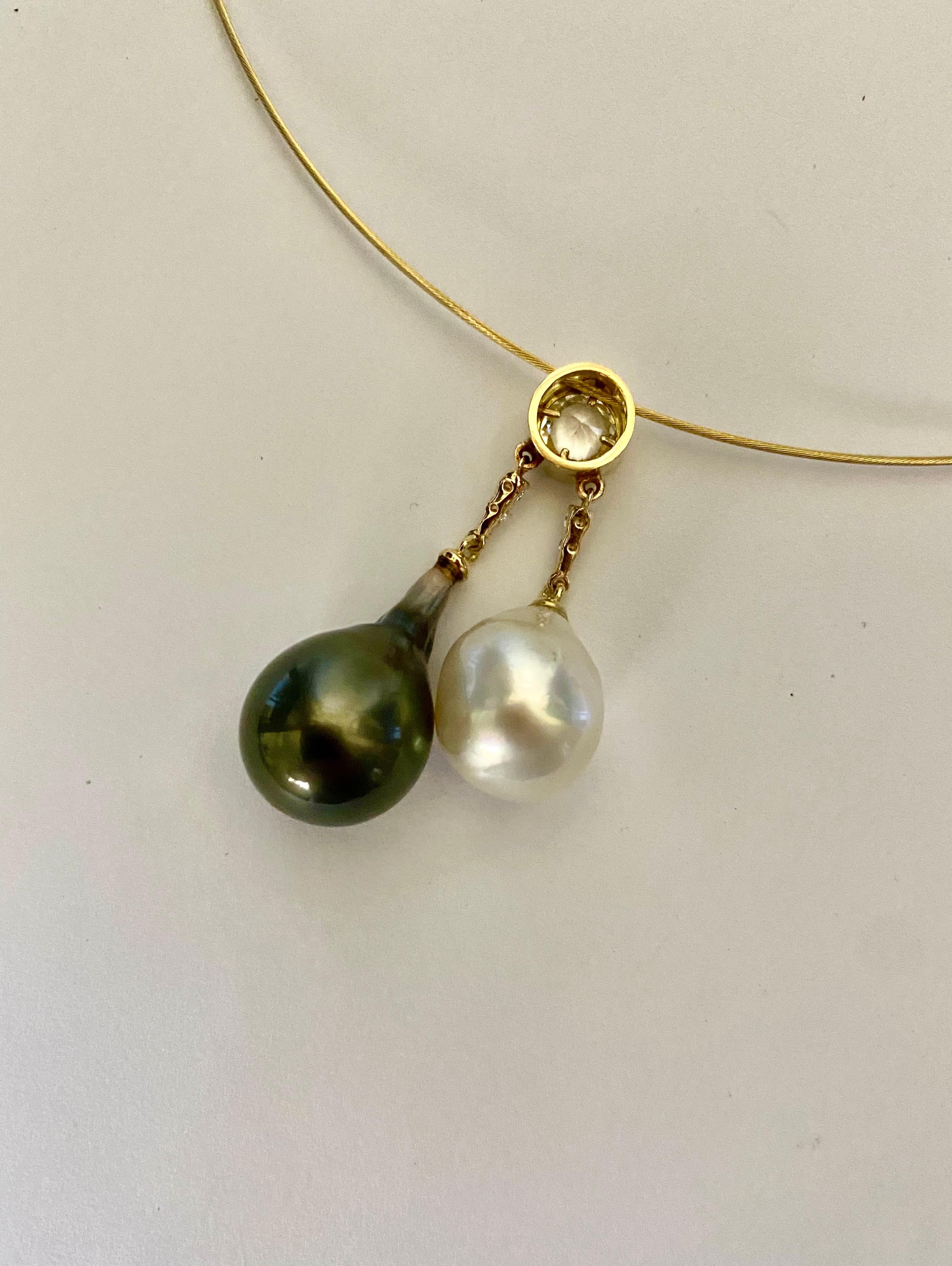 Michael Kneebone Ciondolo con perla dei mari del sud, perla di Tahiti, diamante e zaffiro in vendita 2