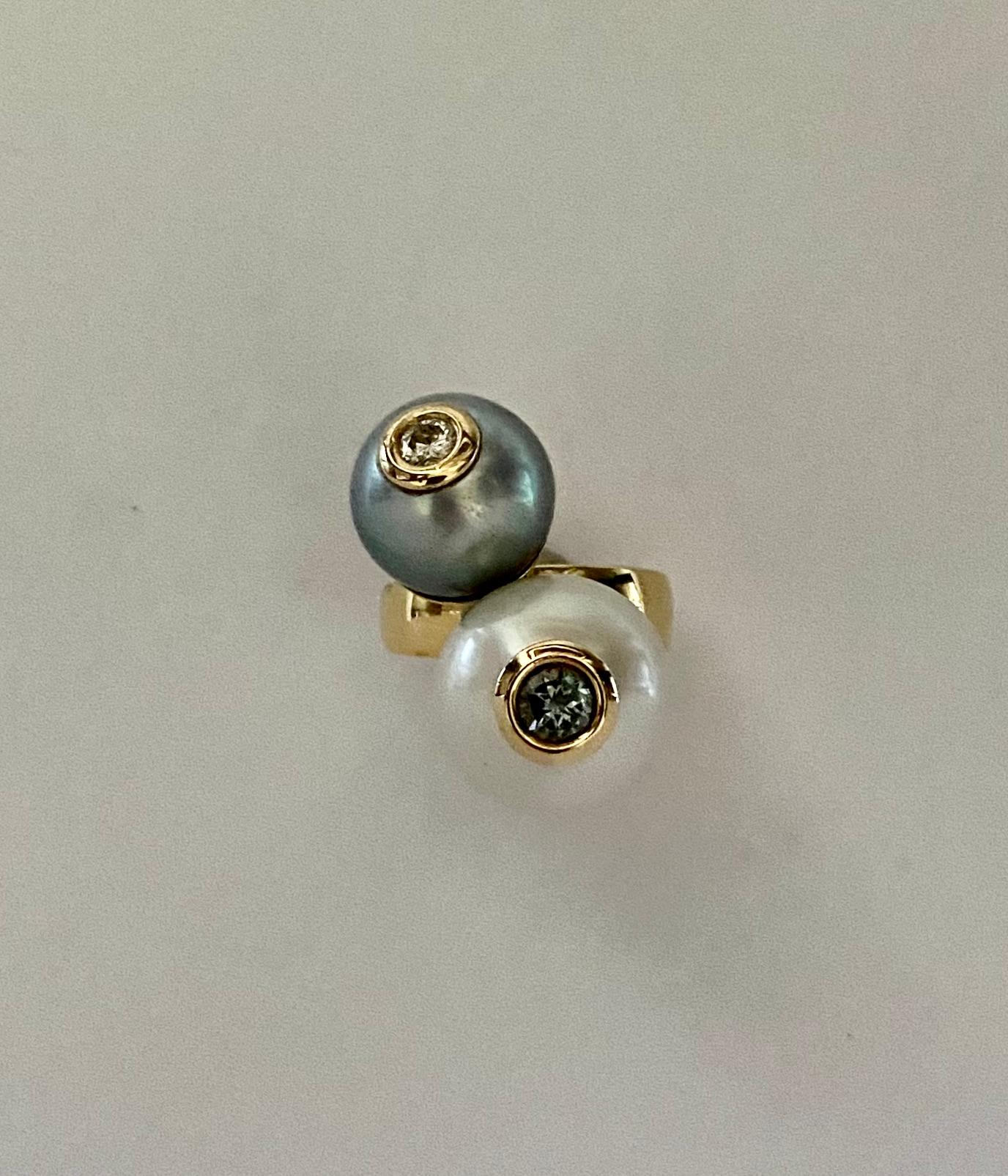Michael Kneebone Anello da cocktail con perla di Tahiti dei mari del sud e diamante Due Perla in vendita 1