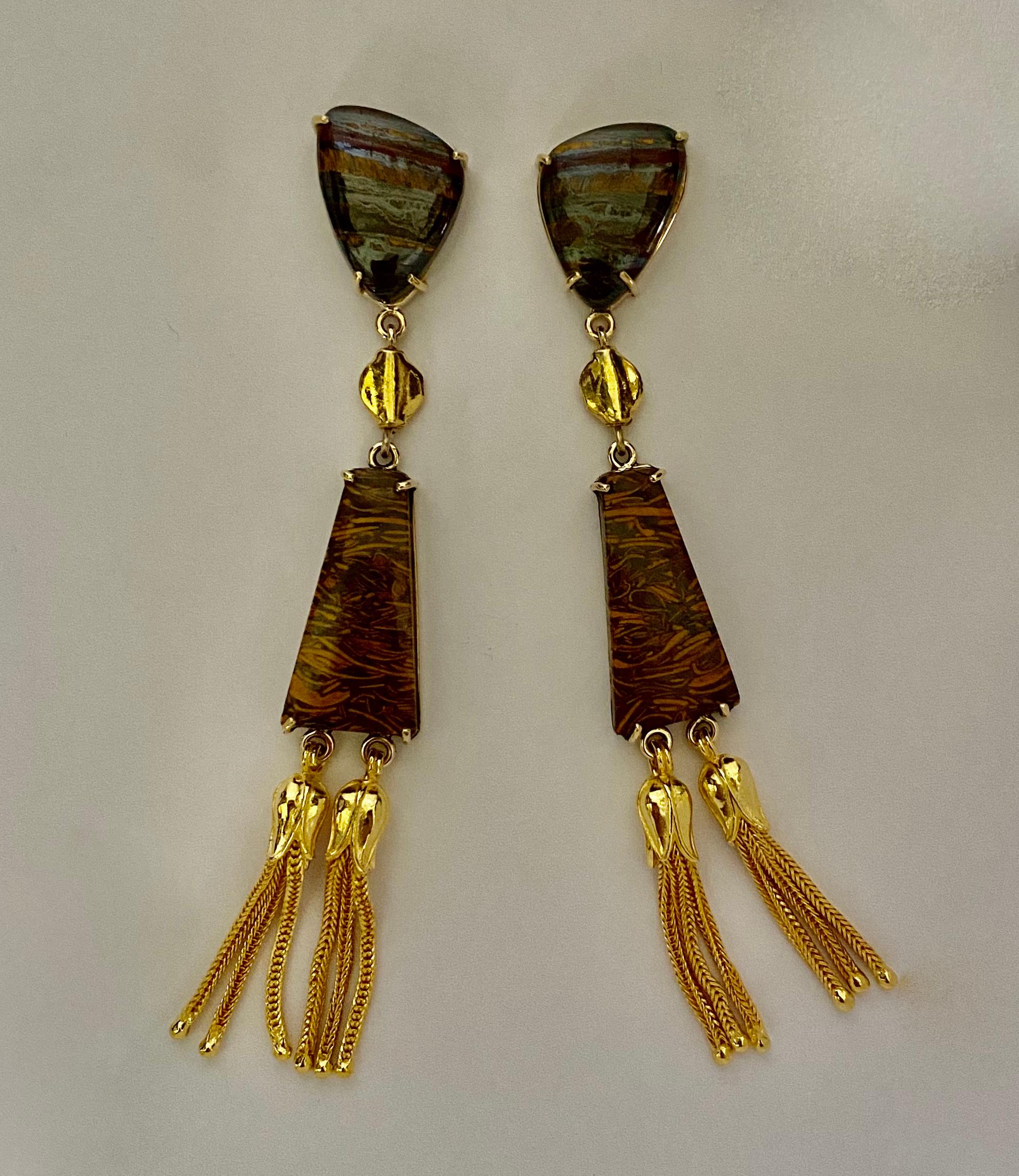 Contemporain Michael Kneebone Tigers Eye Jasper Cléopâtre Pendants d'oreilles à pompon en vente