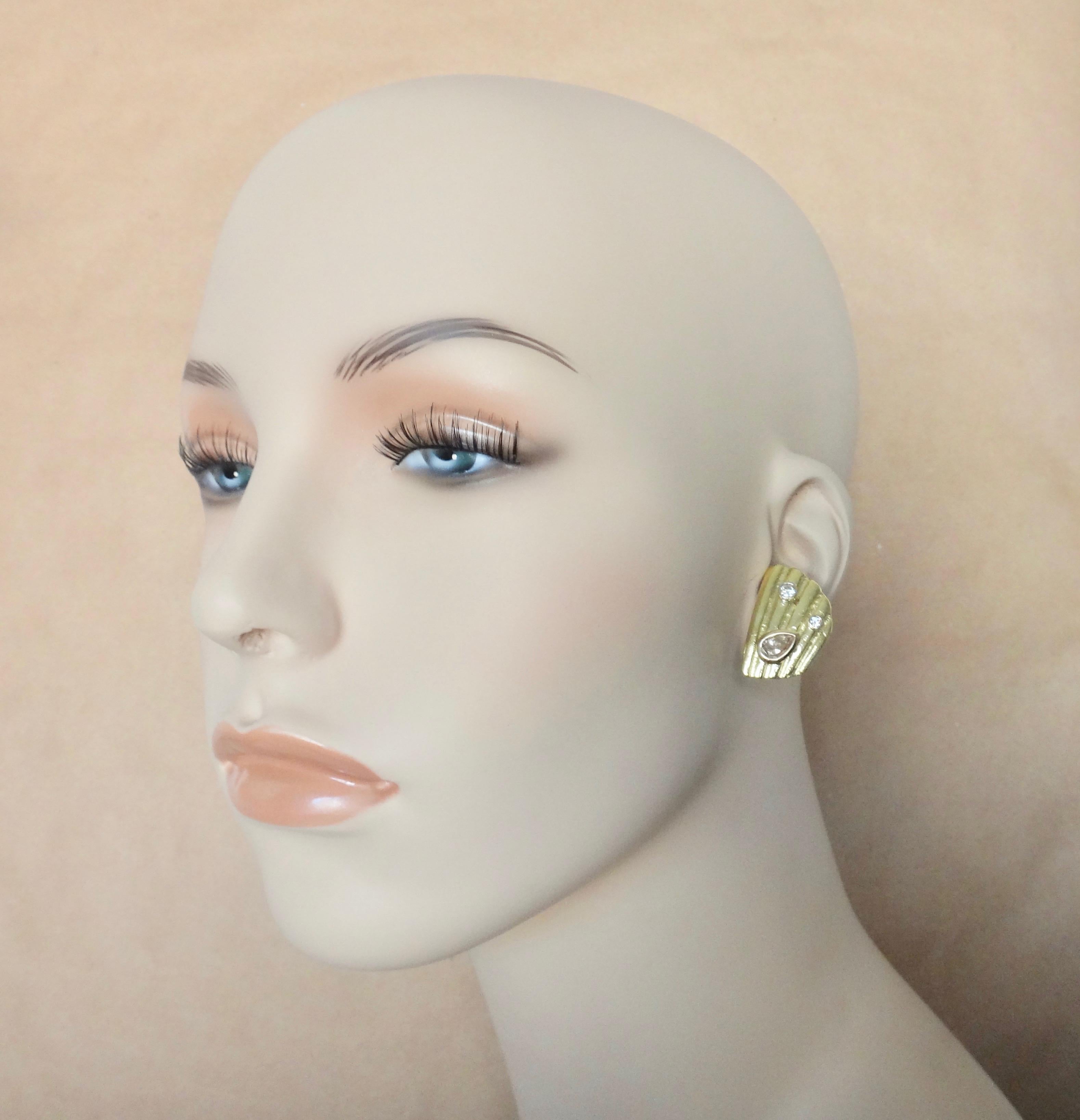 Contemporary Michael Kneebone White Champagne Diamond 18 Karat Gold Shell Fragment Earrings