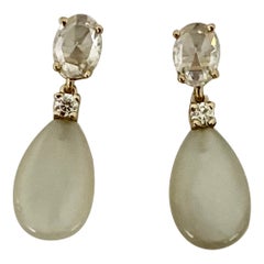 Michael Kneebone Pendants d'oreilles en pierre de lune blanche et diamants taille rose