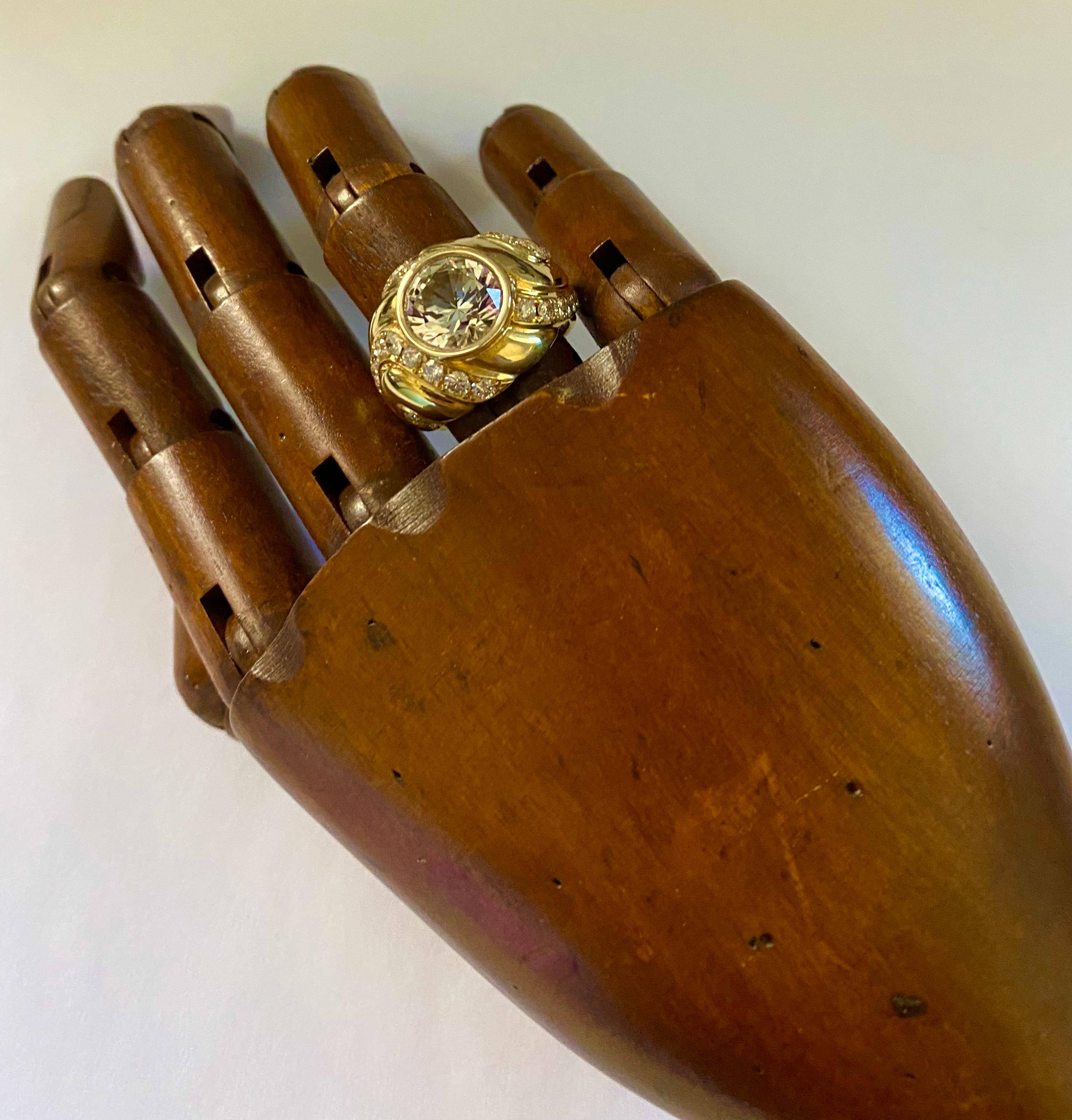 Women's Michael Kneebone White Sapphire Pave Diamond 18k Karat Gold Dome Ring