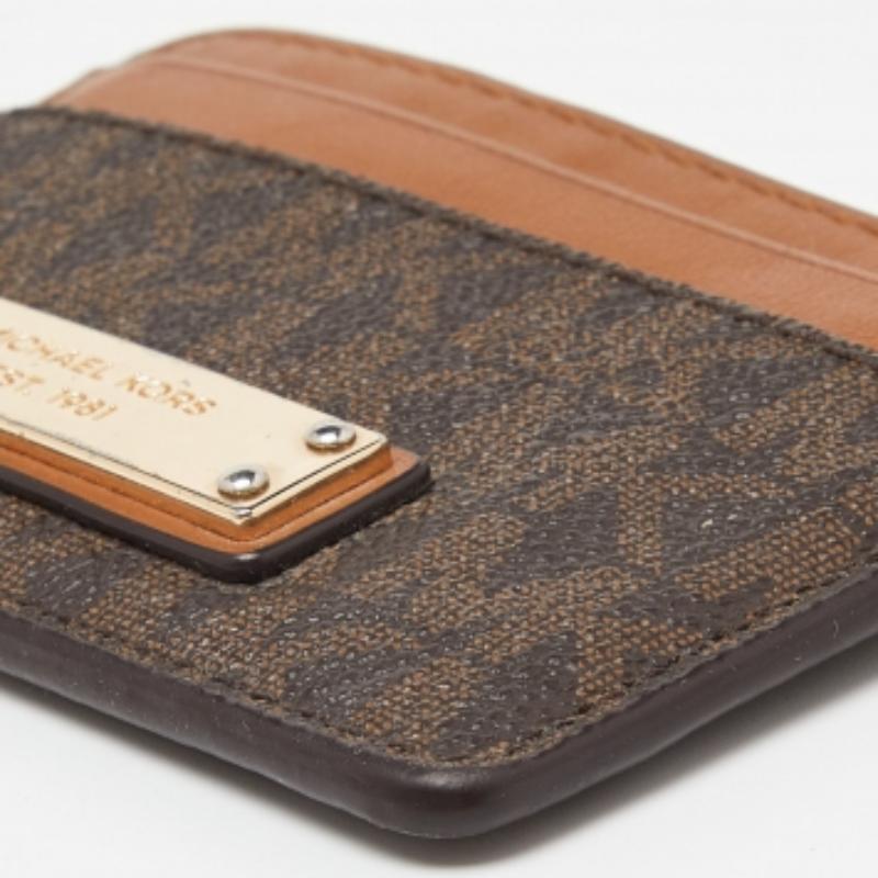 De las mujeres Tarjetero Michael Kors en lona revestida y piel beige/marrón Signature en venta
