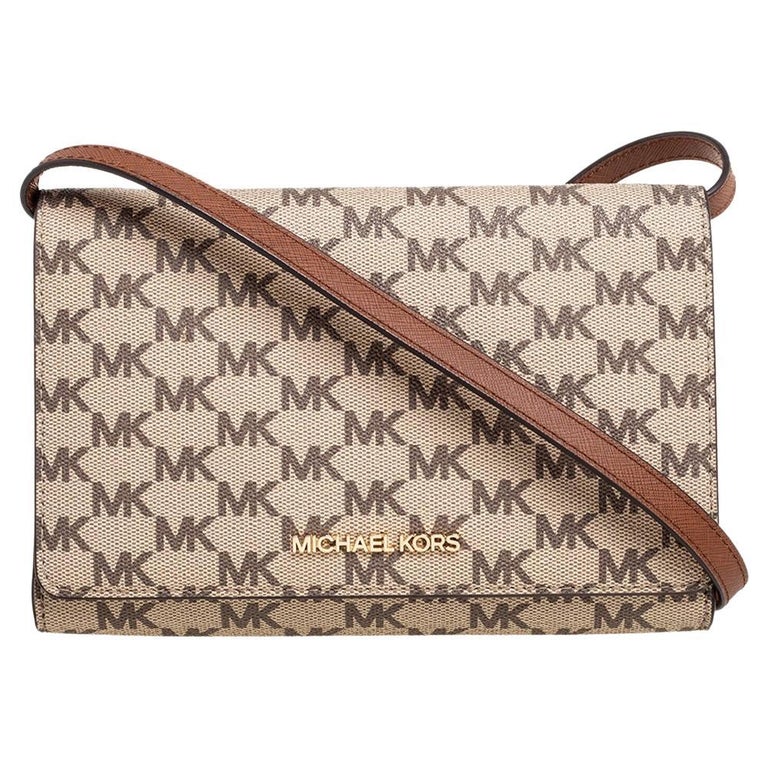 arkiv bue Indskrive Michael Kors Beige/Brown Signature Coated Canvas and Leather Flap Clutch Bag  For Sale at 1stDibs | michael kors clutch brown, michael kors clutch beige