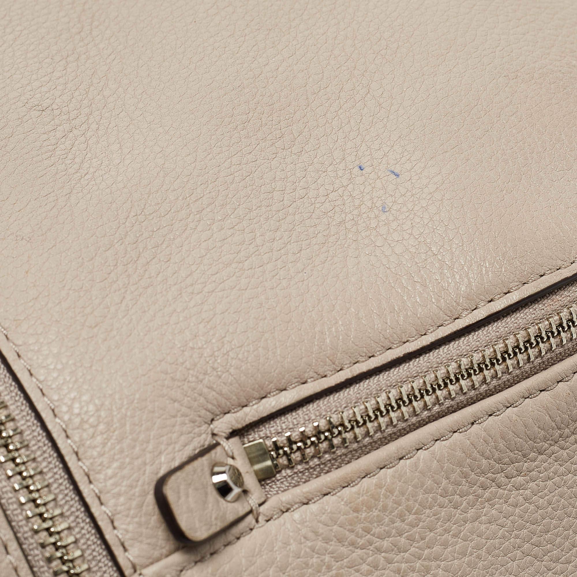 Michael Kors Rhea Rucksack aus beigem Leder mit Nieten 1