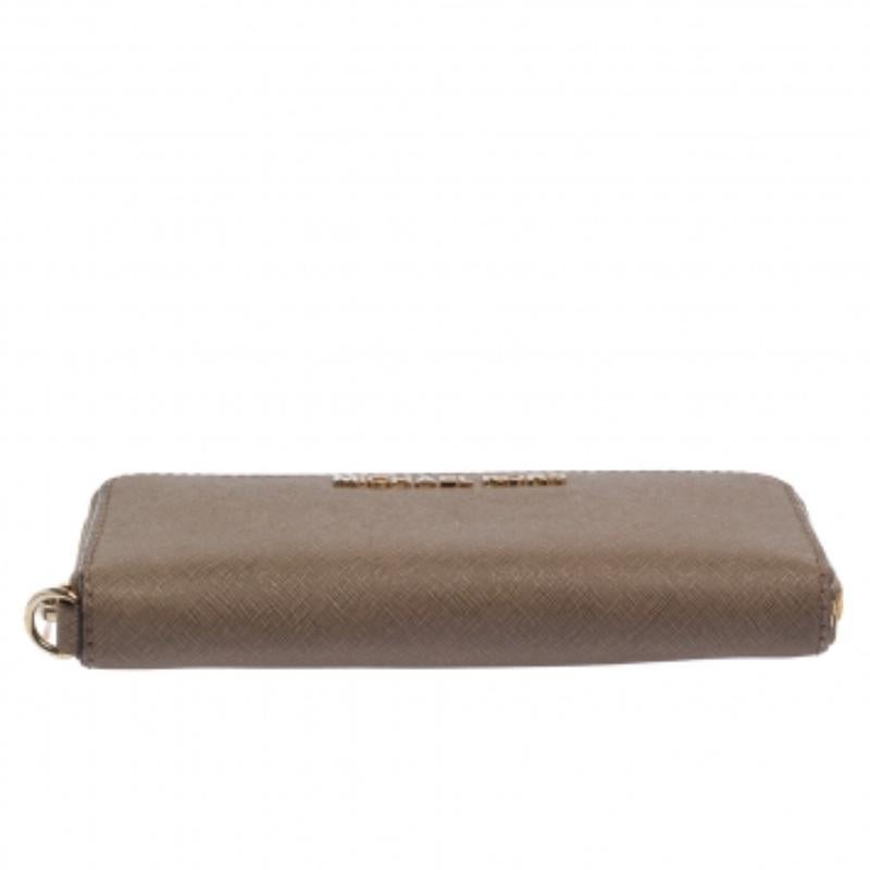 Michael Kors Beige Leather Zip Around Wristlet Wallet For Sale 3