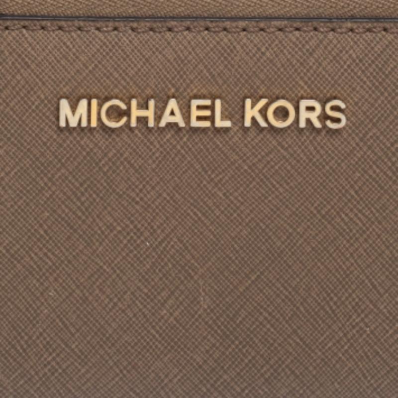 Michael Kors Beige Leather Zip Around Wristlet Wallet For Sale 4