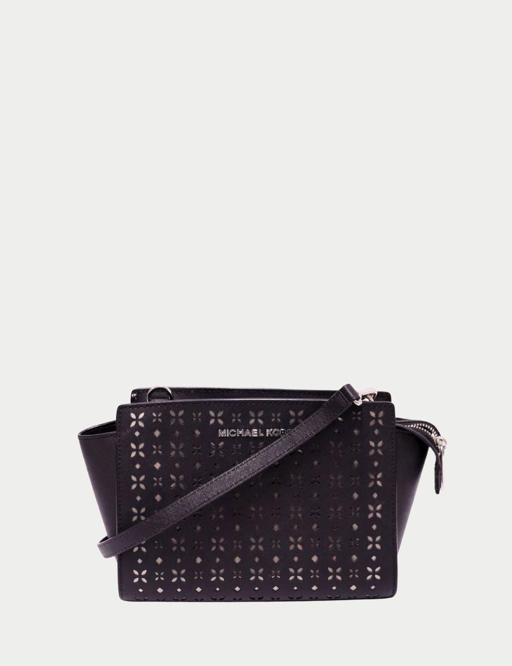 Michael Kors - Sac à bandoulière en cuir noir découpé au laser en vente 1