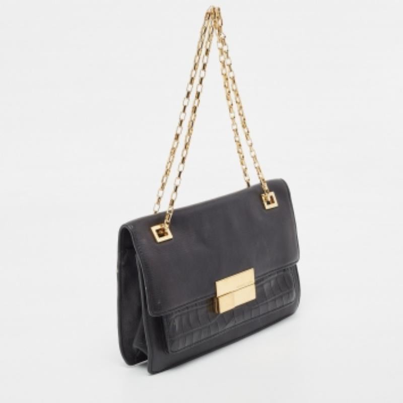 Designertaschen sind ideale Begleiter für viele Gelegenheiten! Hier haben wir ein mit Präzision gefertigtes Stück, das Mode und Funktionalität vereint. Er ist mit einem großzügigen Innenraum ausgestattet, in den alle wichtigen Dinge passen.