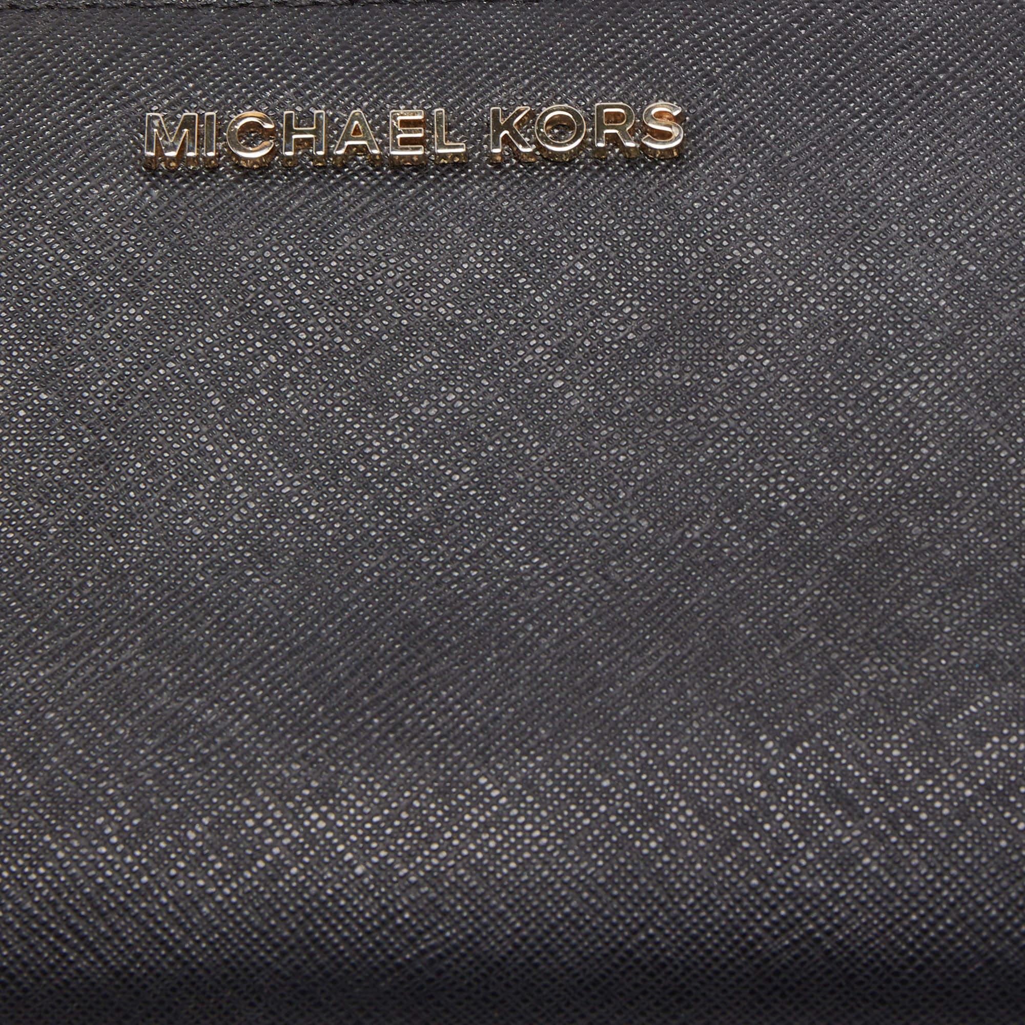 Donna Michael Kors Portafoglio Bedford Zip Around in pelle nera in vendita
