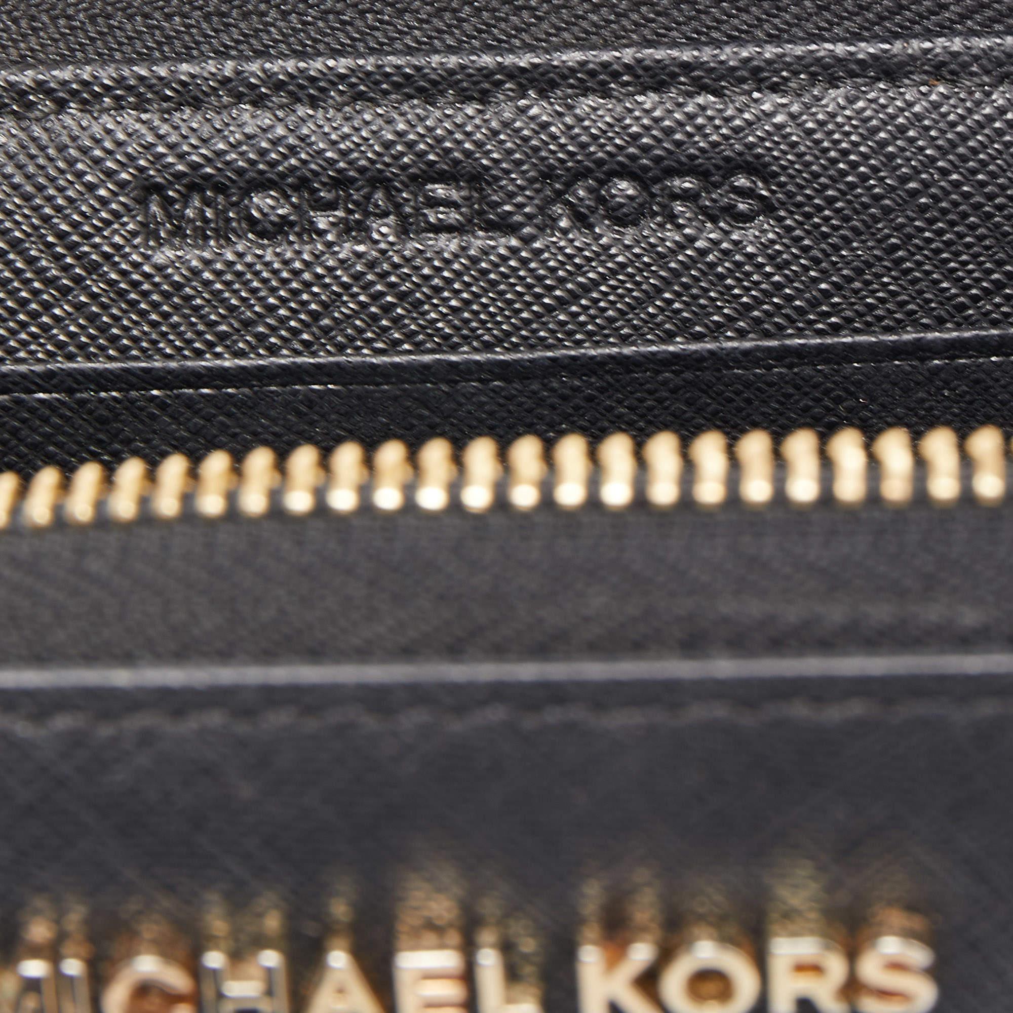 Michael Kors Portafoglio Bedford Zip Around in pelle nera in vendita 2