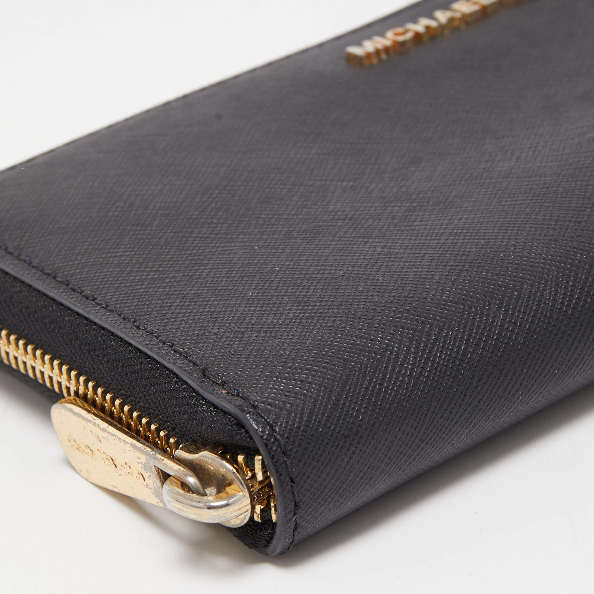 Michael Kors Portafoglio Bedford Zip Around in pelle nera in vendita 3