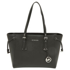 Michael Kors - Fourre-tout Voyager en cuir noir