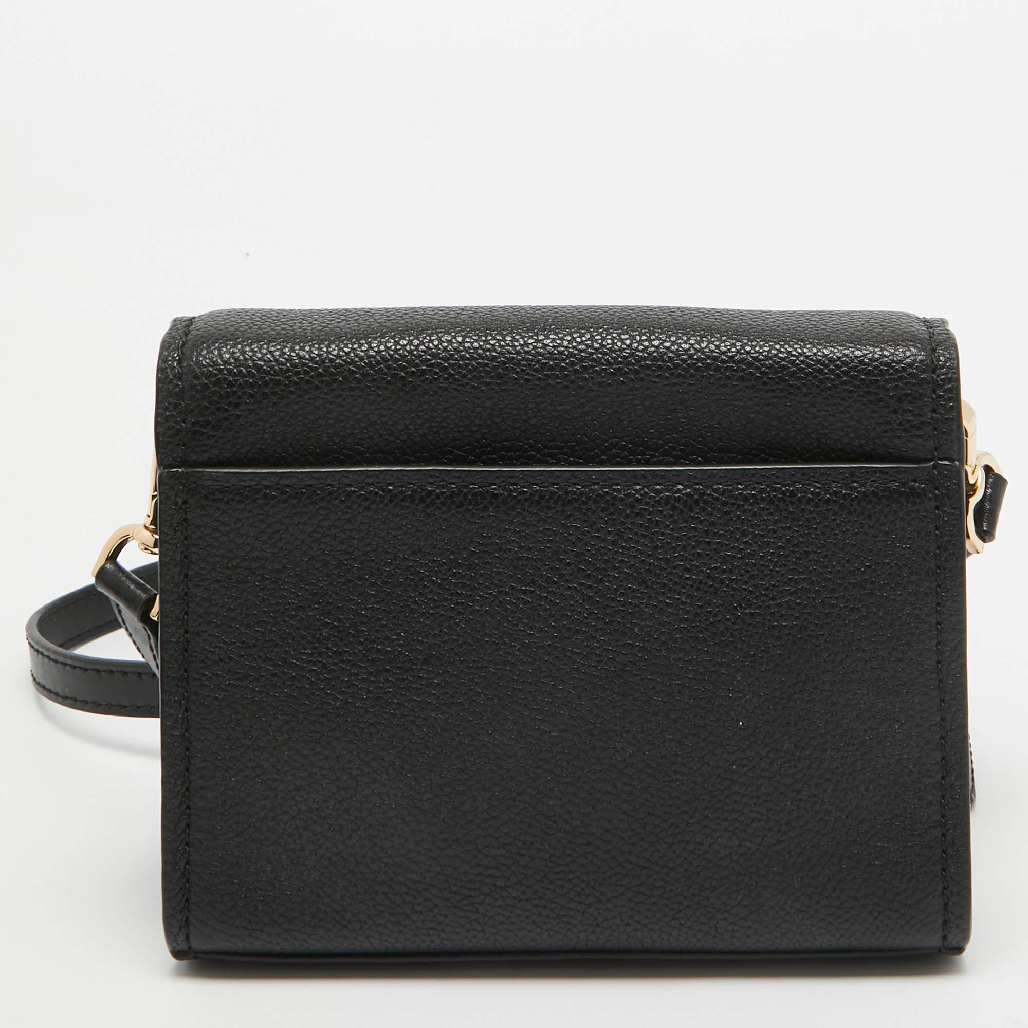 Michael Kors - Sac à bandoulière en cuir noir XS Cassie Bon état - En vente à Dubai, Al Qouz 2
