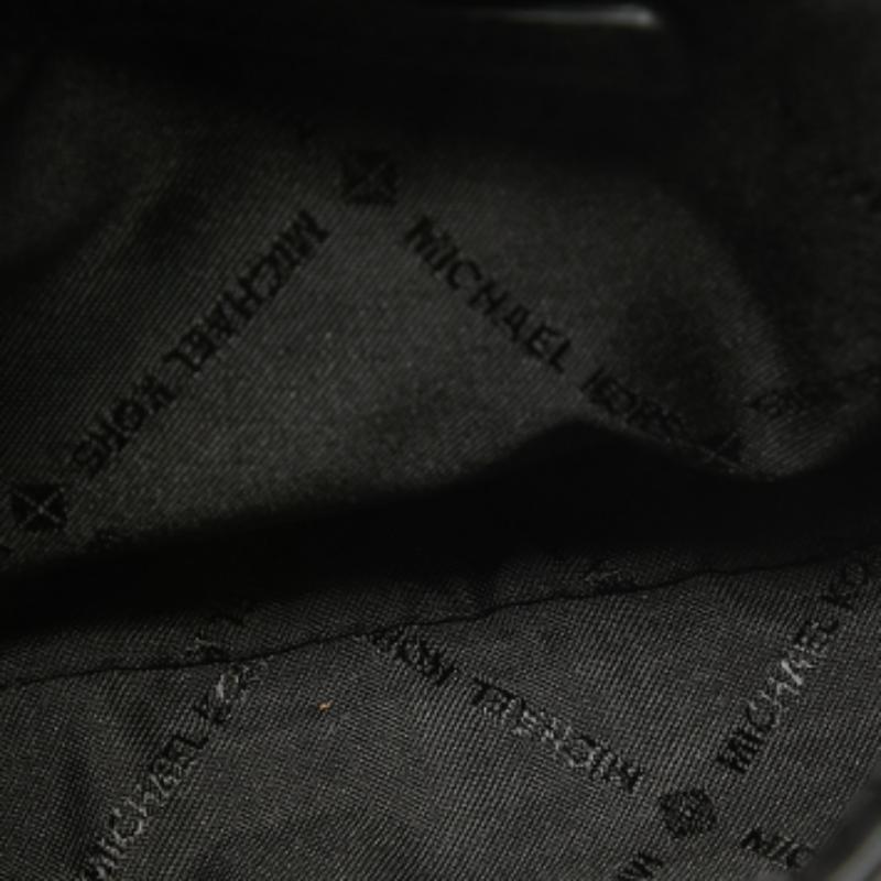 Michael Kors Borsa a tracolla XS Cassie in pelle nera in vendita 1
